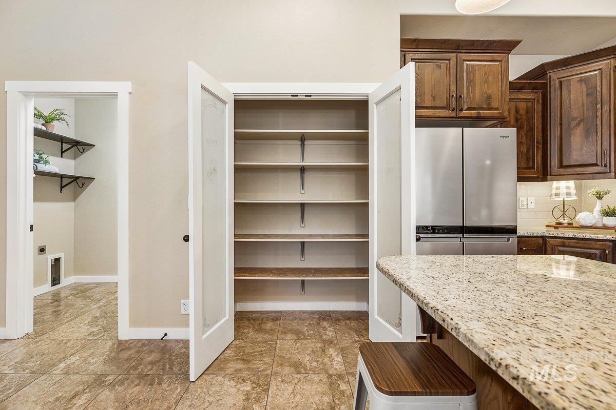 18091 N Highfield Way, Boise, Idaho 83714, 3 Bedrooms, 2 Bathrooms, Residential For Sale, Price $655,000,MLS 99003900