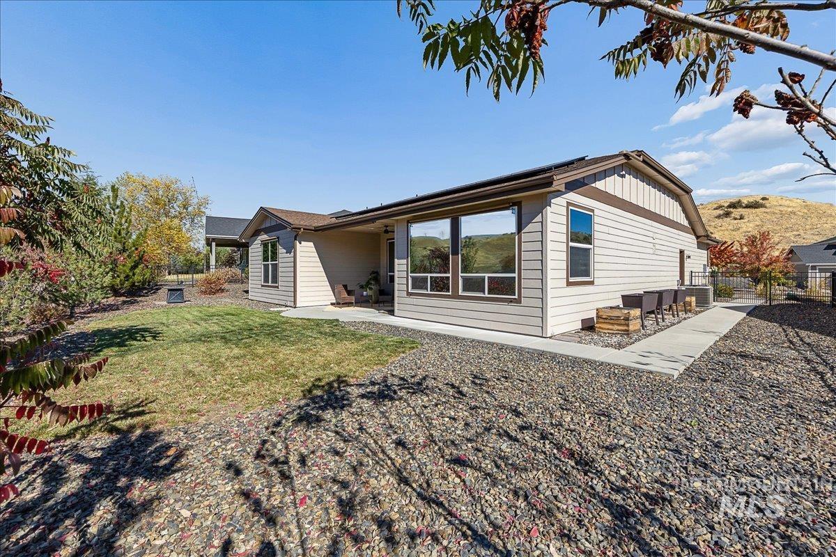 18091 N Highfield Way, Boise, Idaho 83714, 3 Bedrooms, 2 Bathrooms, Residential For Sale, Price $655,000,MLS 99003900