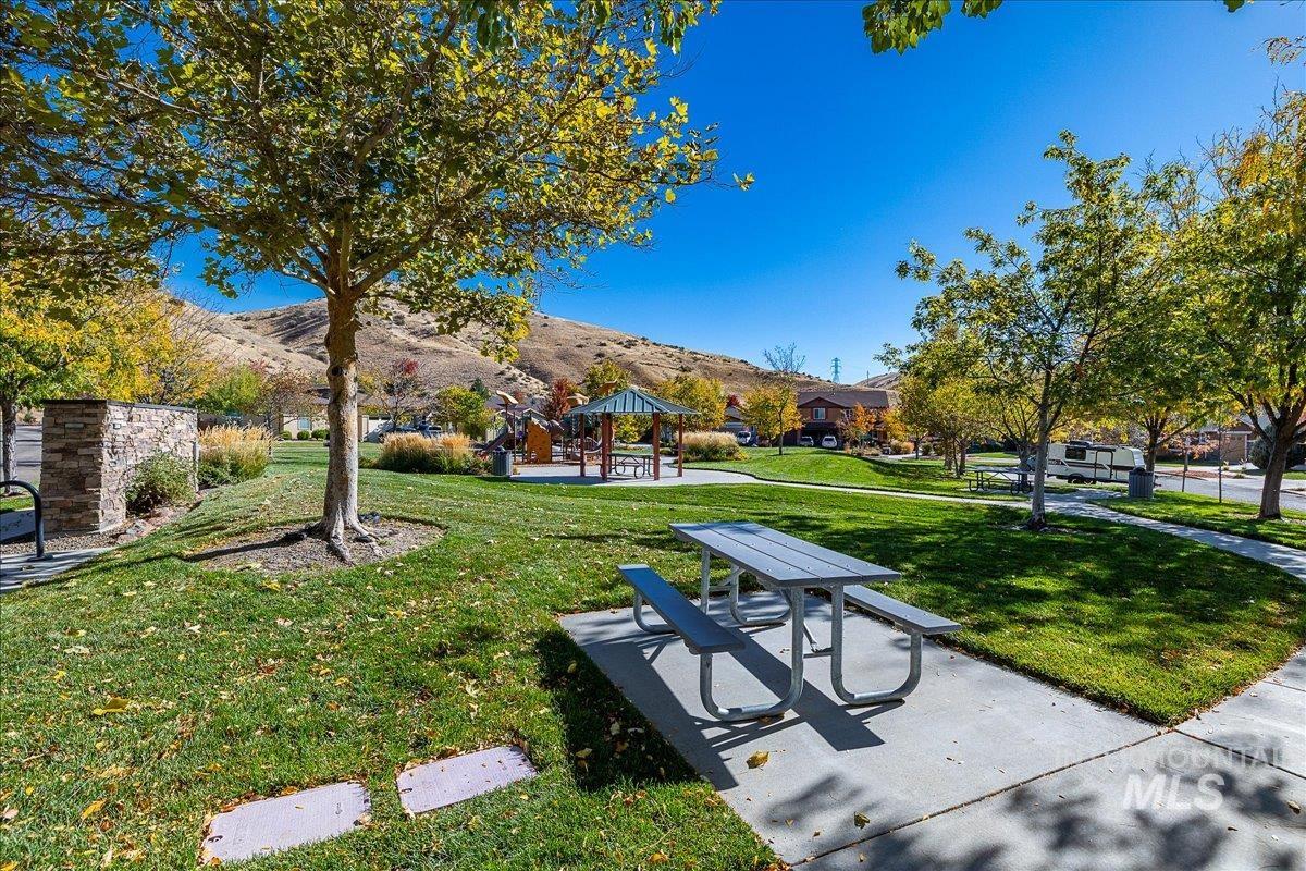 18091 N Highfield Way, Boise, Idaho 83714, 3 Bedrooms, 2 Bathrooms, Residential For Sale, Price $655,000,MLS 99003900