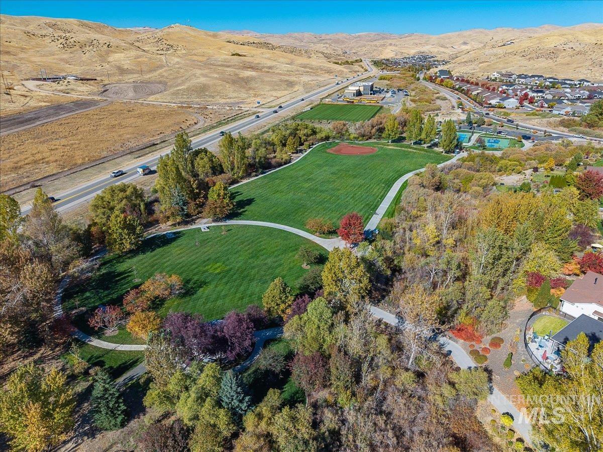 18091 N Highfield Way, Boise, Idaho 83714, 3 Bedrooms, 2 Bathrooms, Residential For Sale, Price $655,000,MLS 99003900