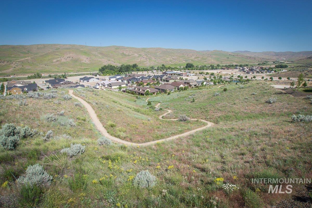 18091 N Highfield Way, Boise, Idaho 83714, 3 Bedrooms, 2 Bathrooms, Residential For Sale, Price $655,000,MLS 99003900