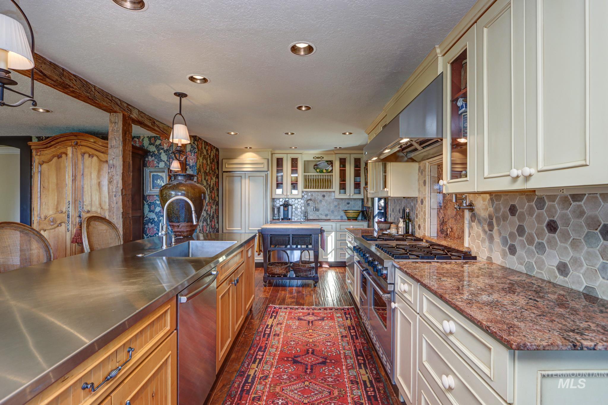 388 W Knob Hill Ct, Eagle, Idaho 83616, 5 Bedrooms, 4.5 Bathrooms, Residential For Sale, Price $2,500,000,MLS 99003901