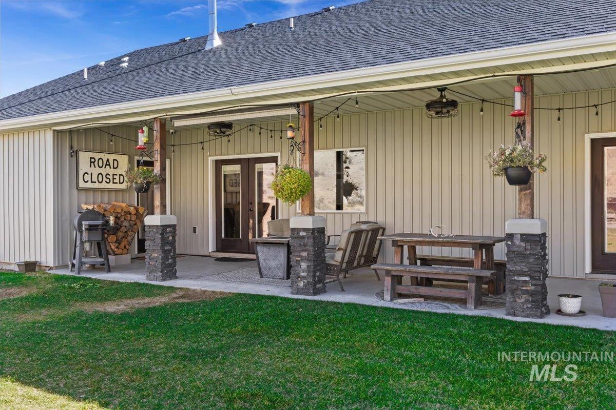 2689 Rock Creek Rd, Hansen, Idaho 83334, 3 Bedrooms, 3 Bathrooms, Residential For Sale, Price $850,000,MLS 99003903