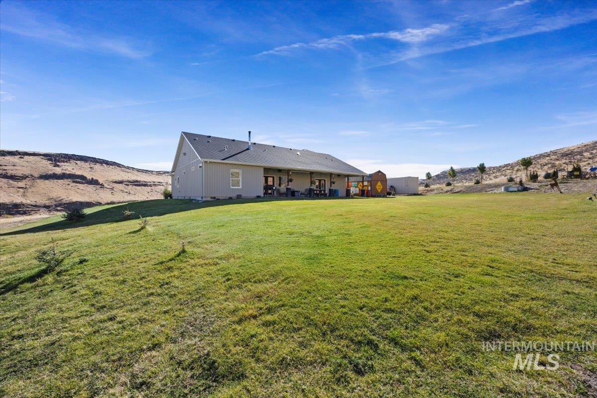 2689 Rock Creek Rd, Hansen, Idaho 83334, 3 Bedrooms, 3 Bathrooms, Residential For Sale, Price $850,000,MLS 99003903