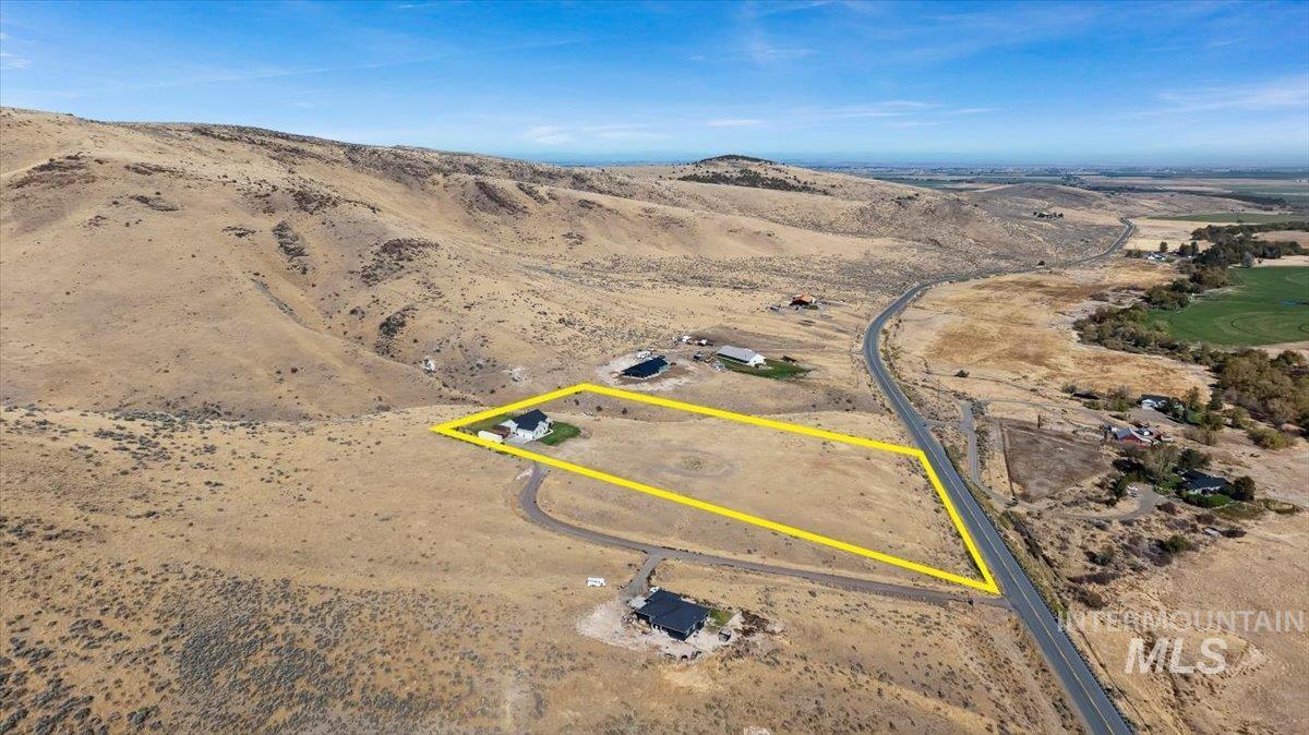 2689 Rock Creek Rd, Hansen, Idaho 83334, 3 Bedrooms, 3 Bathrooms, Residential For Sale, Price $850,000,MLS 99003903