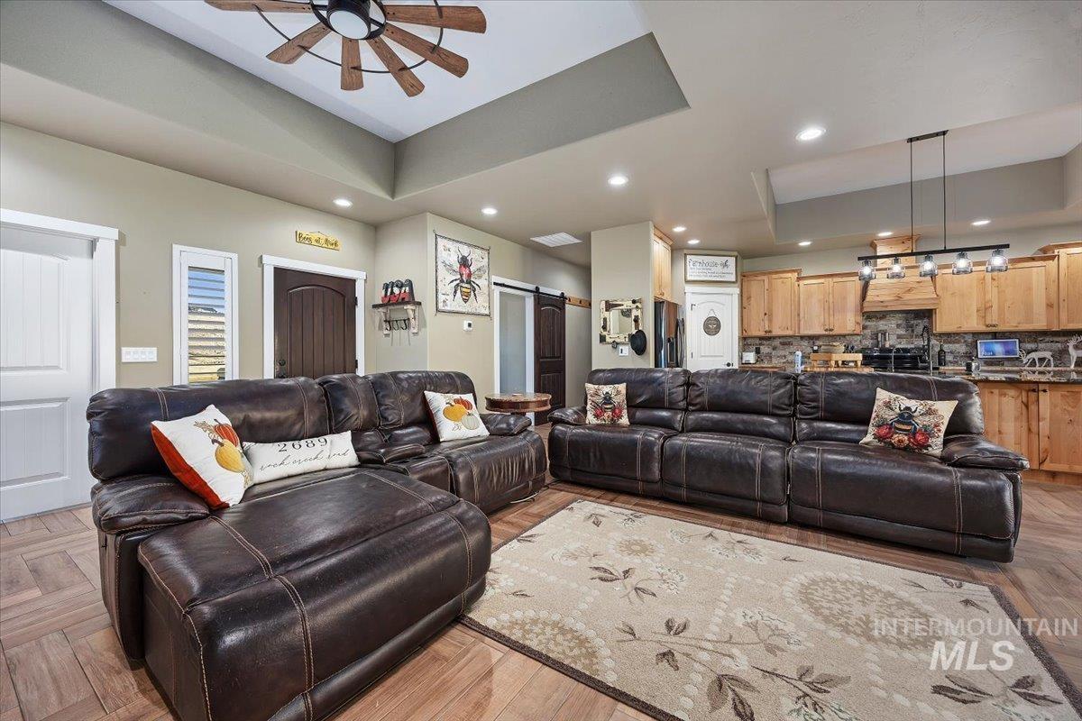 2689 Rock Creek Rd, Hansen, Idaho 83334, 3 Bedrooms, 3 Bathrooms, Residential For Sale, Price $850,000,MLS 99003903