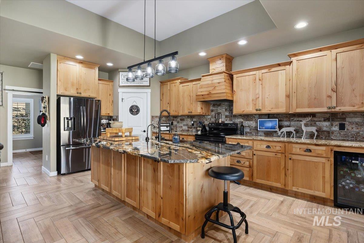 2689 Rock Creek Rd, Hansen, Idaho 83334, 3 Bedrooms, 3 Bathrooms, Residential For Sale, Price $850,000,MLS 99003903