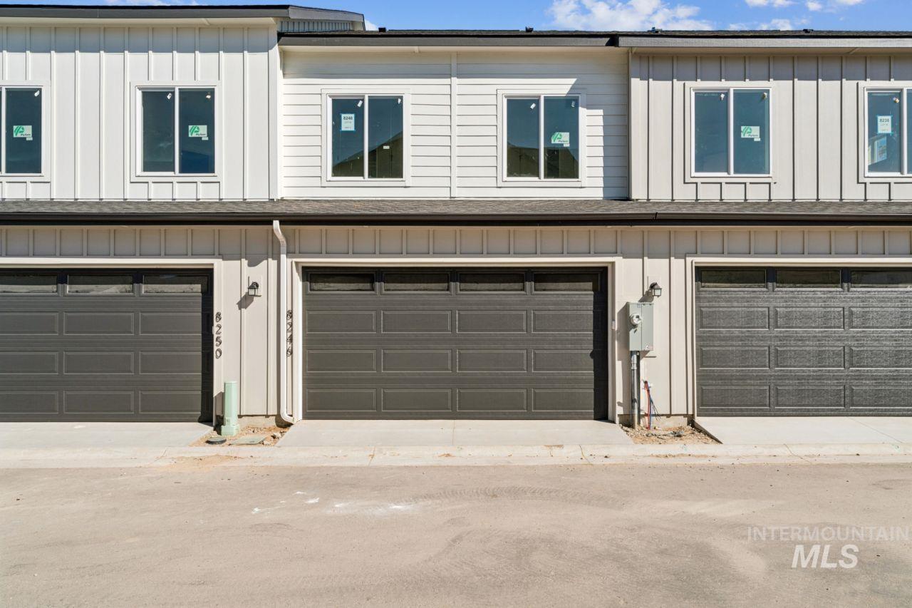 8246 W Mocha Ln, Garden City, Idaho 83714, 3 Bedrooms, 2.5 Bathrooms, Residential For Sale, Price $384,775,MLS 99003905