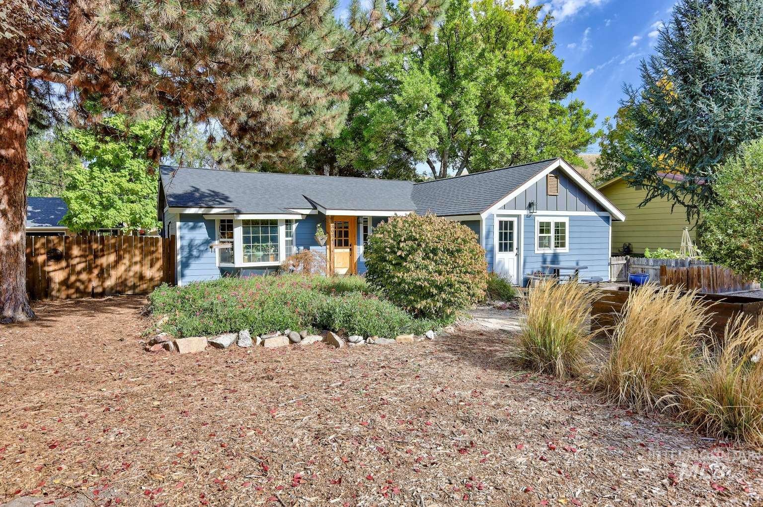 3034 W Neff St, Boise, Idaho 83703, 3 Bedrooms, 1 Bathroom, Residential For Sale, Price $529,000,MLS 99003907
