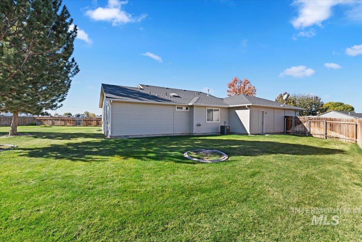 20078 Colebrook Ct, Caldwell, Idaho 83605, 3 Bedrooms, 2 Bathrooms, Residential For Sale, Price $404,900,MLS 99003909