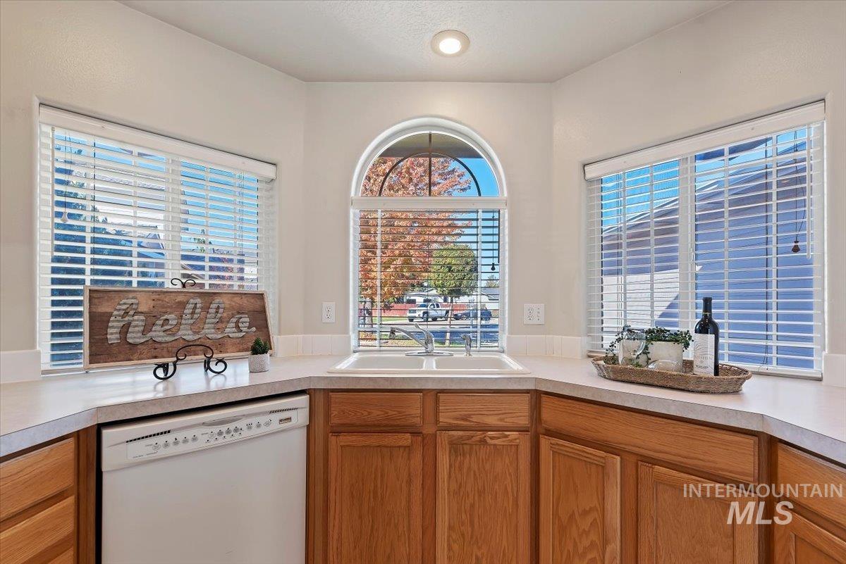 20078 Colebrook Ct, Caldwell, Idaho 83605, 3 Bedrooms, 2 Bathrooms, Residential For Sale, Price $404,900,MLS 99003909