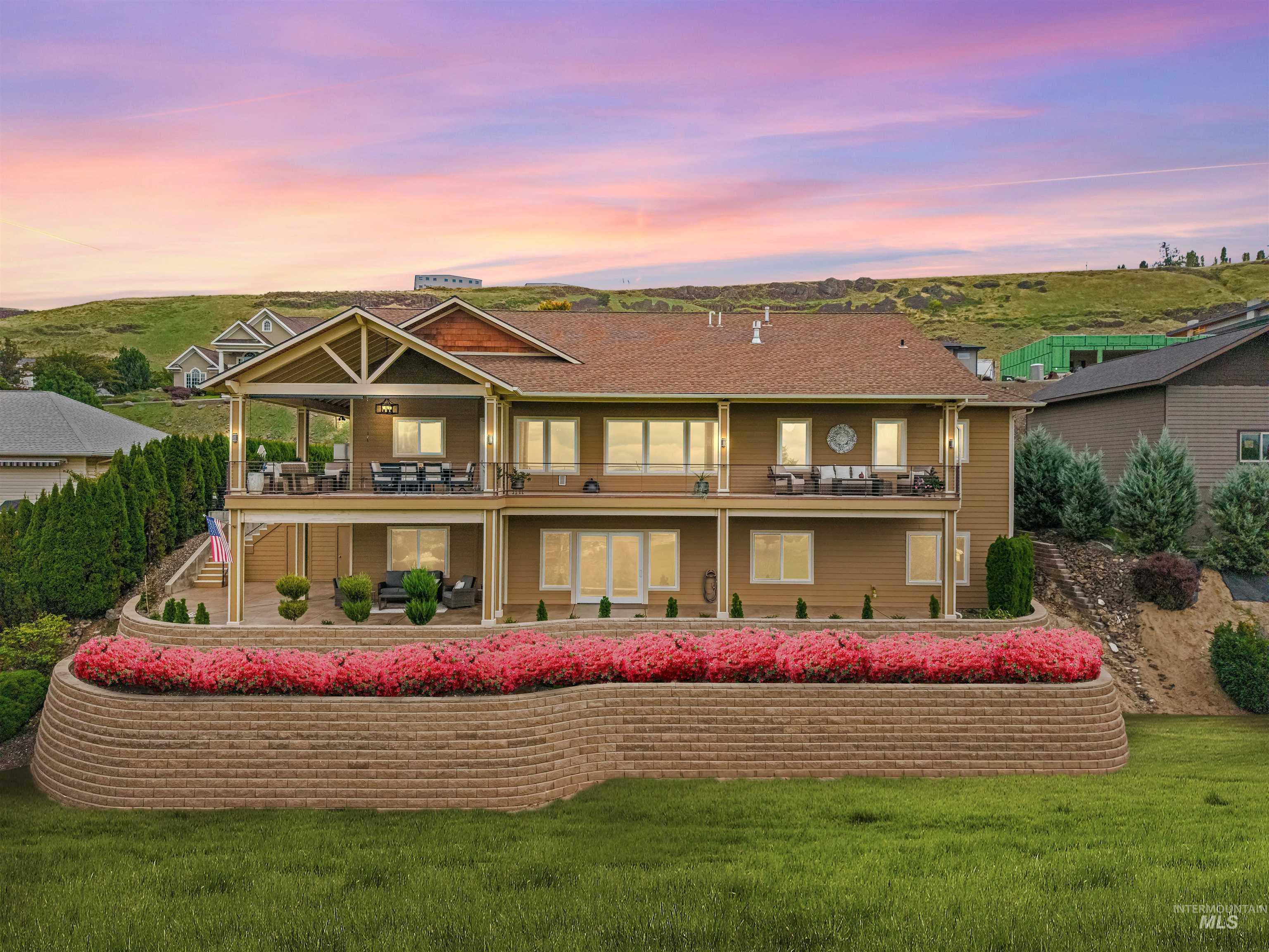 3962 Foothill Dr, Lewiston, Idaho 83501, 4 Bedrooms, 3 Bathrooms, Residential For Sale, Price $985,000,MLS 99003911