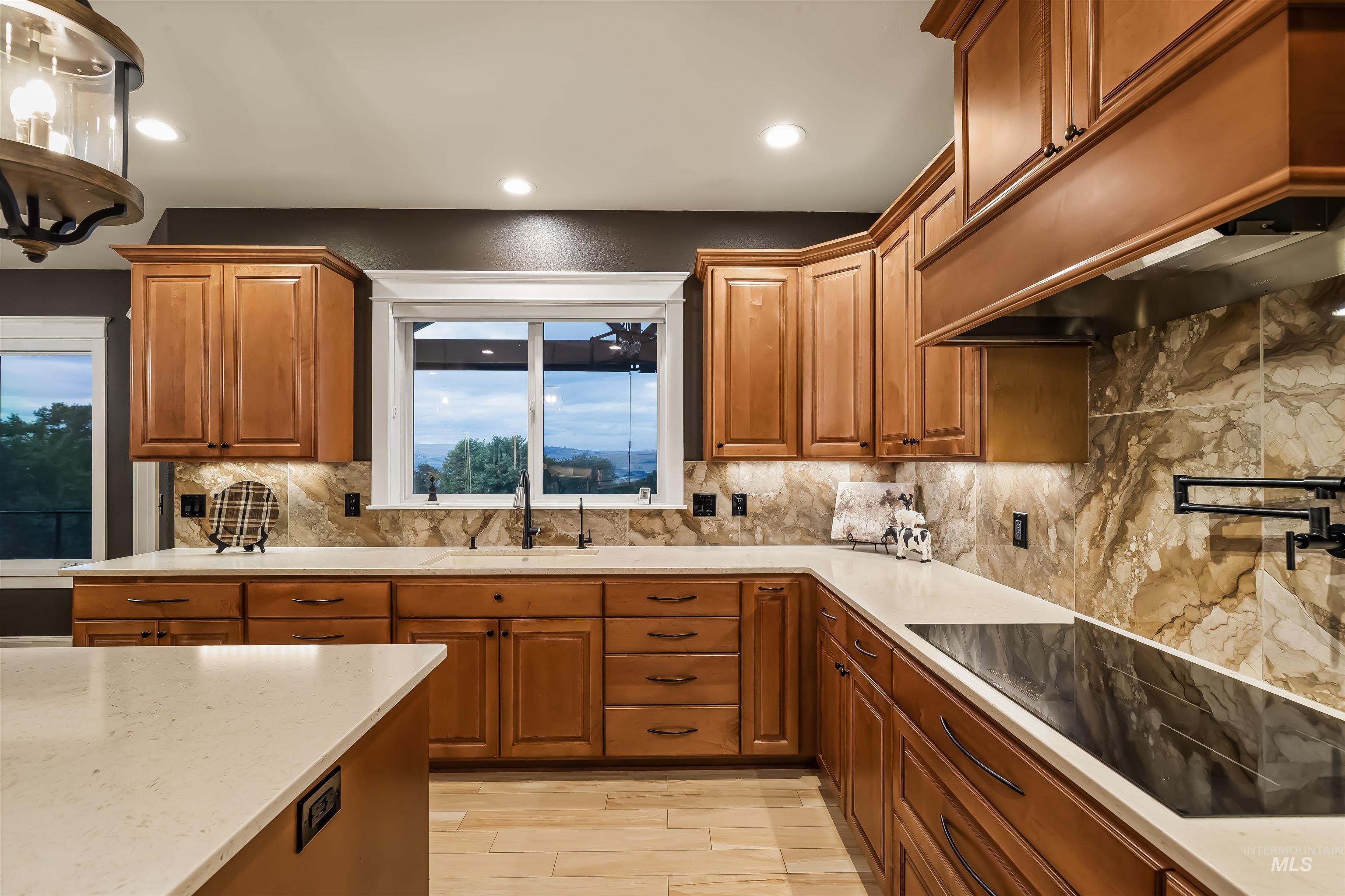 3962 Foothill Dr, Lewiston, Idaho 83501, 4 Bedrooms, 3 Bathrooms, Residential For Sale, Price $985,000,MLS 99003911
