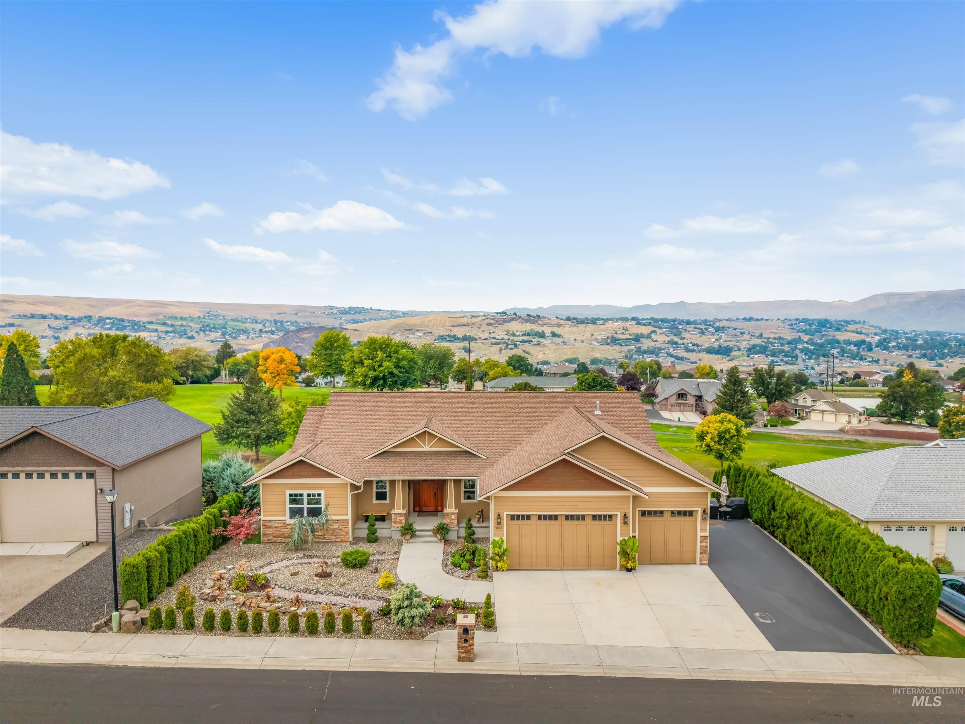 3962 Foothill Dr, Lewiston, Idaho 83501, 4 Bedrooms, 3 Bathrooms, Residential For Sale, Price $985,000,MLS 99003911