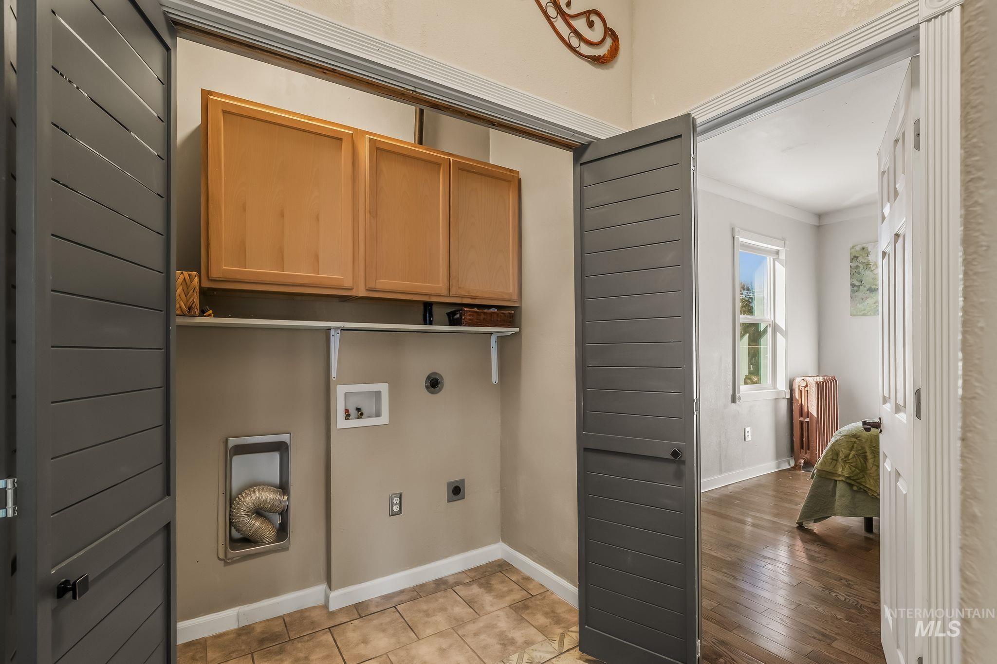 1215 24th Avenue, Clarkston, Washington 99403, 5 Bedrooms, 3 Bathrooms, Residential For Sale, Price $459,000,MLS 99003913