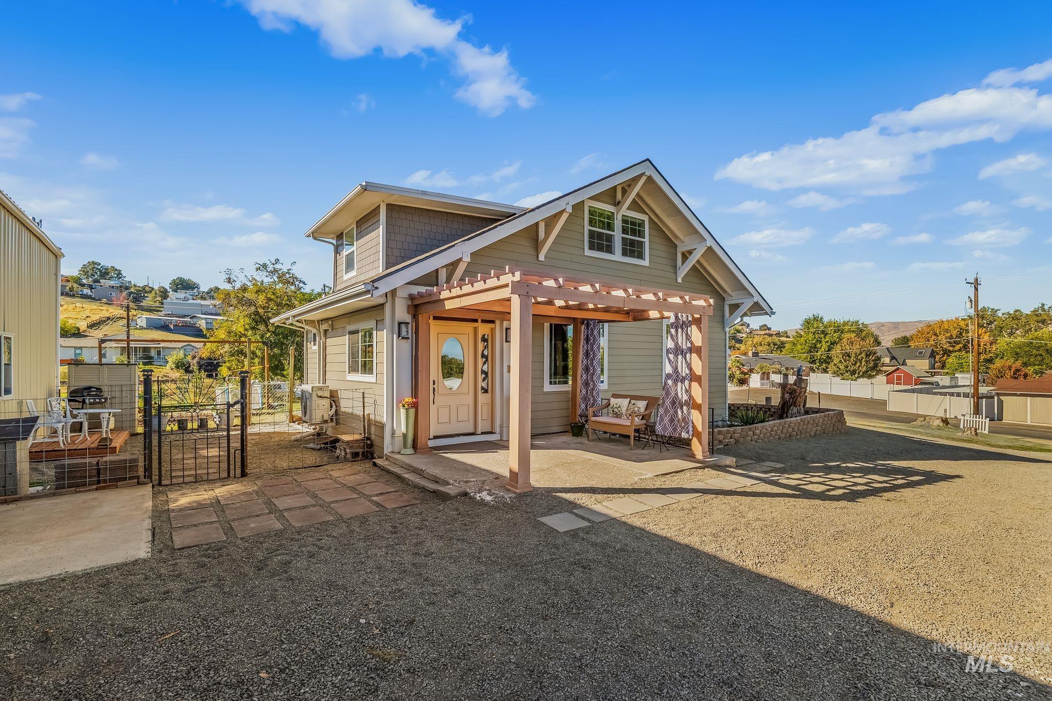 1215 24th Avenue, Clarkston, Washington 99403, 5 Bedrooms, 3 Bathrooms, Residential For Sale, Price $459,000,MLS 99003913