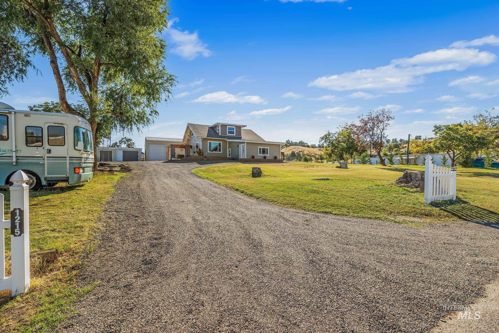 1215 24th Avenue, Clarkston, Washington 99403, 5 Bedrooms, 3 Bathrooms, Residential For Sale, Price $459,000,MLS 99003913