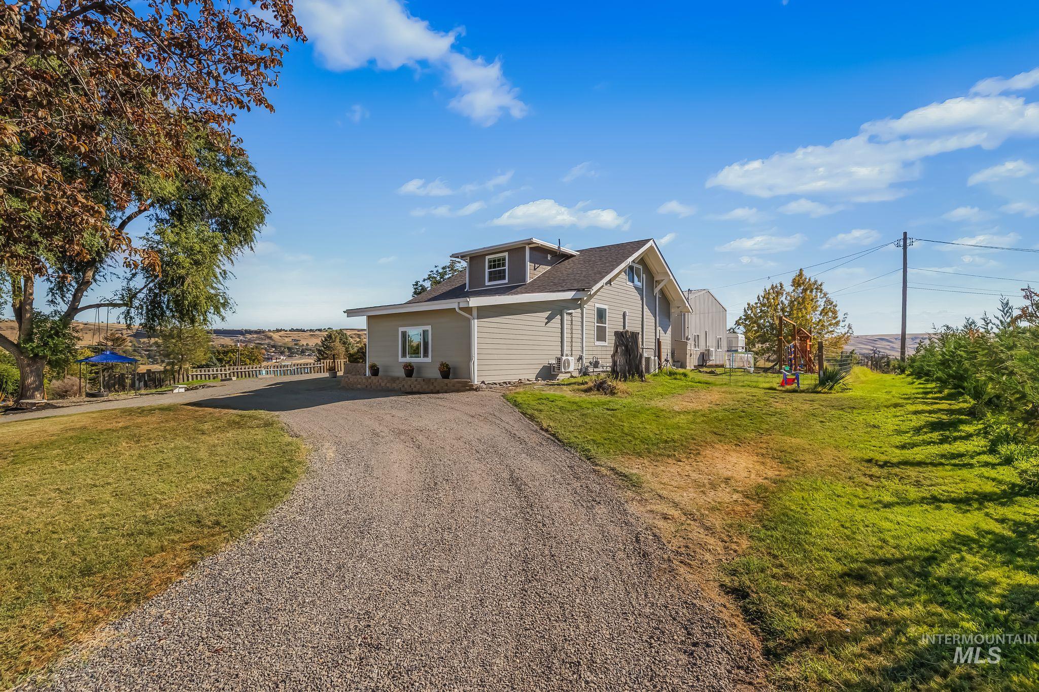 1215 24th Avenue, Clarkston, Washington 99403, 5 Bedrooms, 3 Bathrooms, Residential For Sale, Price $459,000,MLS 99003913