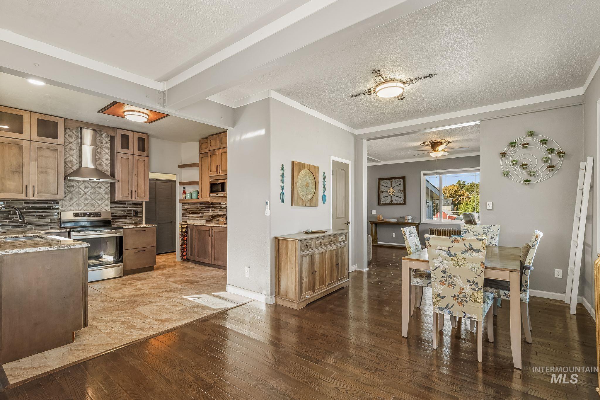 1215 24th Avenue, Clarkston, Washington 99403, 5 Bedrooms, 3 Bathrooms, Residential For Sale, Price $459,000,MLS 99003913
