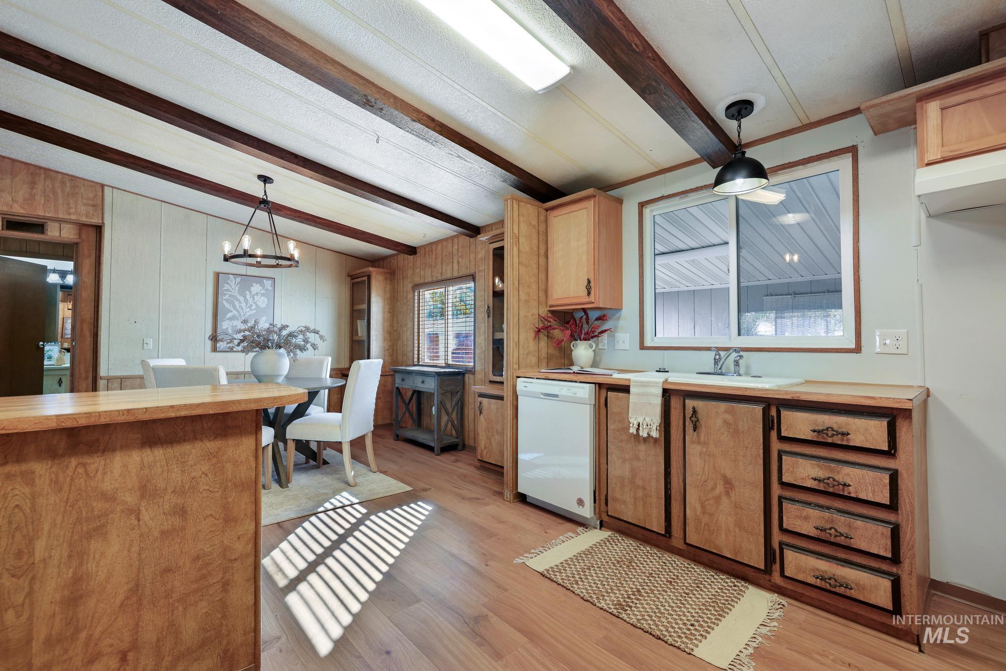 575 4th Ave E, Wendell, Idaho 83355, 3 Bedrooms, 2 Bathrooms, Residential For Sale, Price $320,000, 99003914
