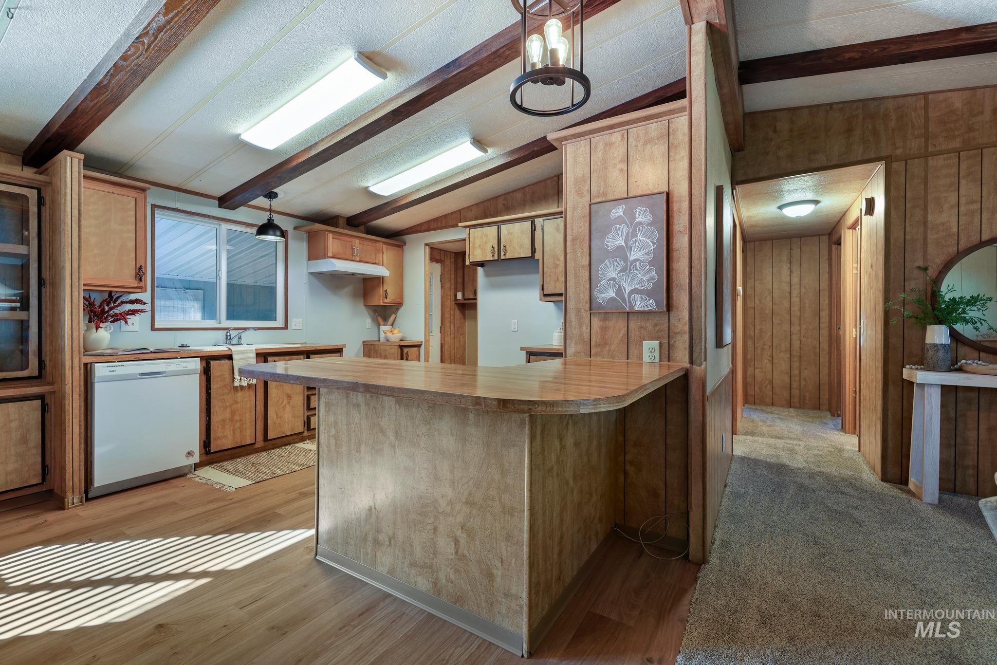 575 4th Ave E, Wendell, Idaho 83355, 3 Bedrooms, 2 Bathrooms, Residential For Sale, Price $320,000, 99003914