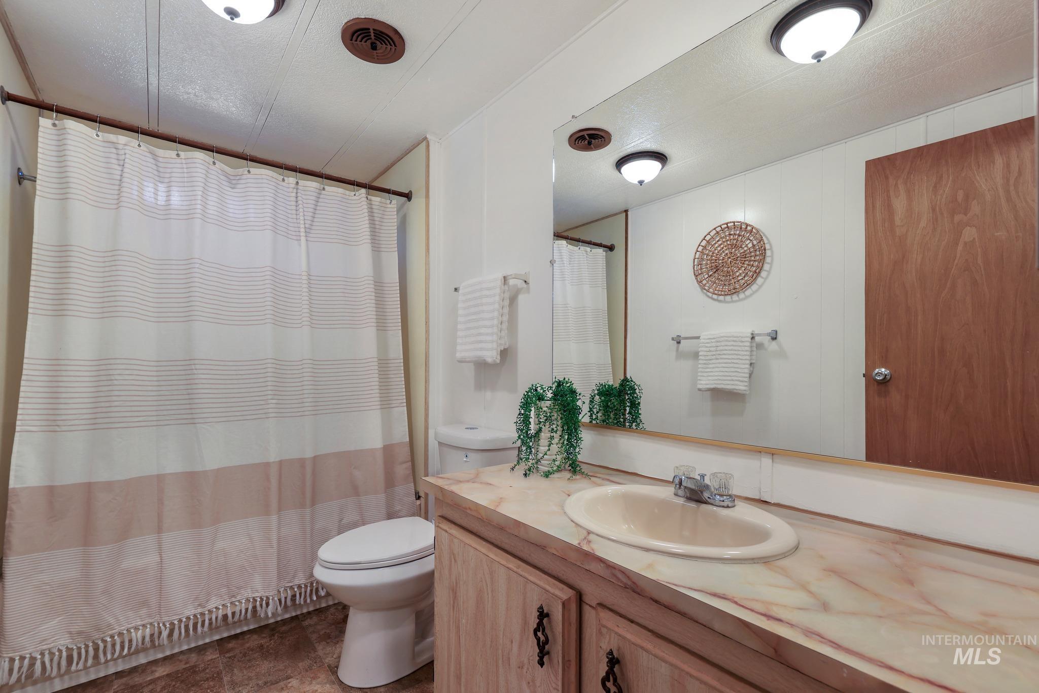 575 4th Ave E, Wendell, Idaho 83355, 3 Bedrooms, 2 Bathrooms, Residential For Sale, Price $320,000, 99003914