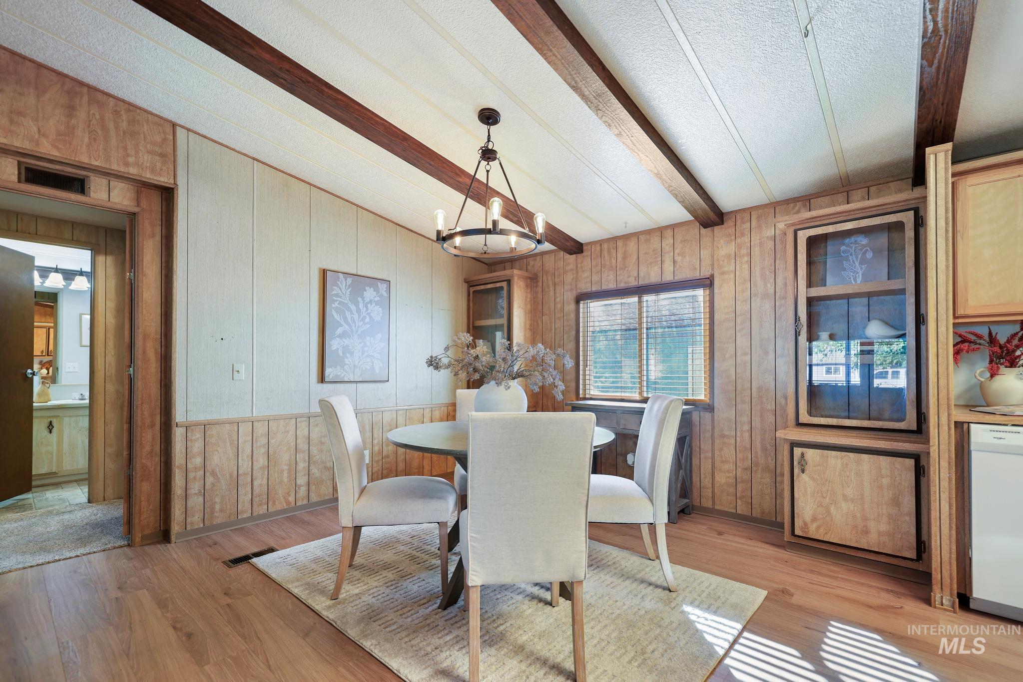 575 4th Ave E, Wendell, Idaho 83355, 3 Bedrooms, 2 Bathrooms, Residential For Sale, Price $320,000, 99003914