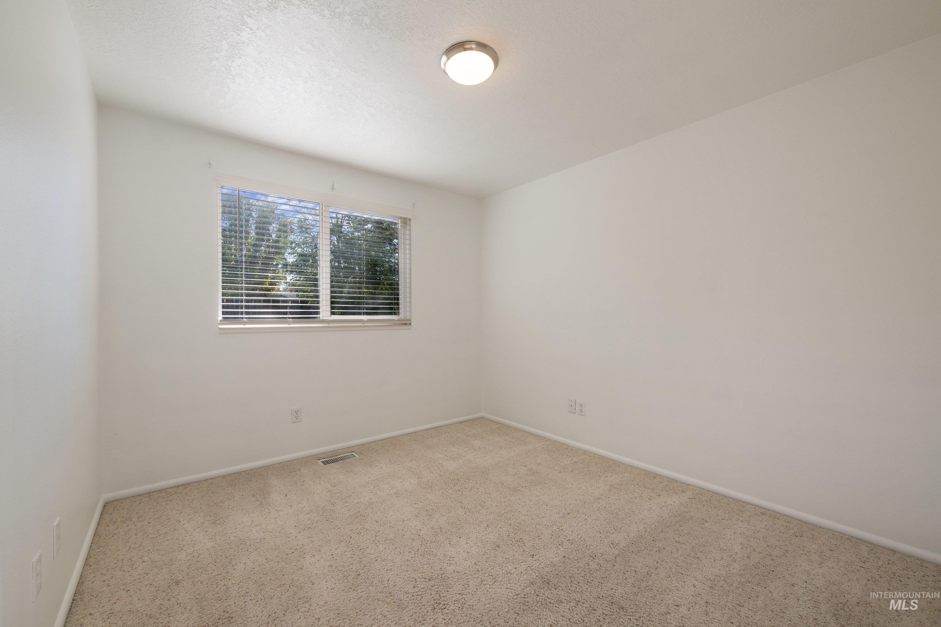 8921 W Sunflower Ct, Boise, Idaho 83704, 4 Bedrooms, 2 Bathrooms, Residential For Sale, Price $439,900,MLS 99003919