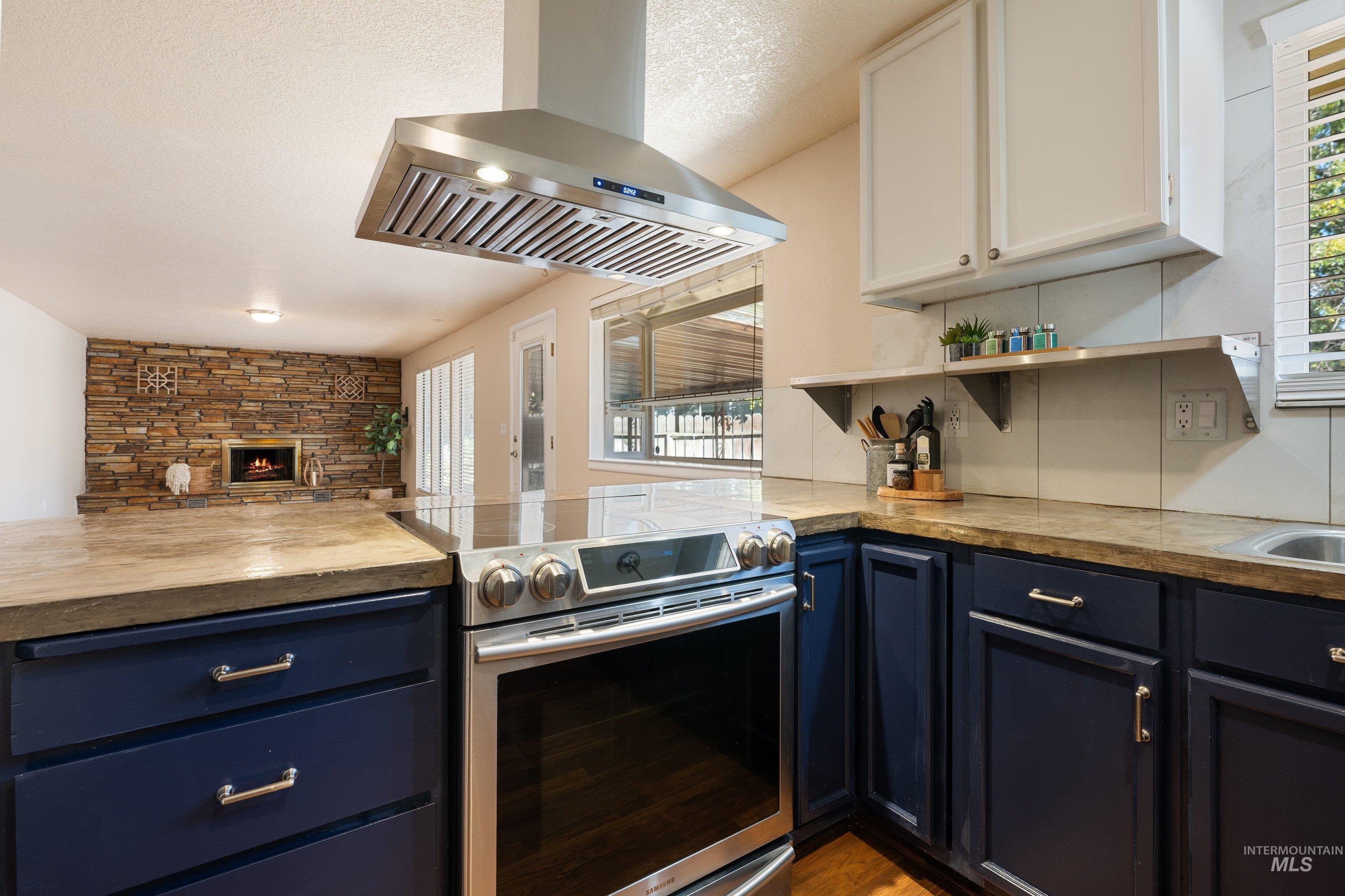 8921 W Sunflower Ct, Boise, Idaho 83704, 4 Bedrooms, 2 Bathrooms, Residential For Sale, Price $439,900,MLS 99003919