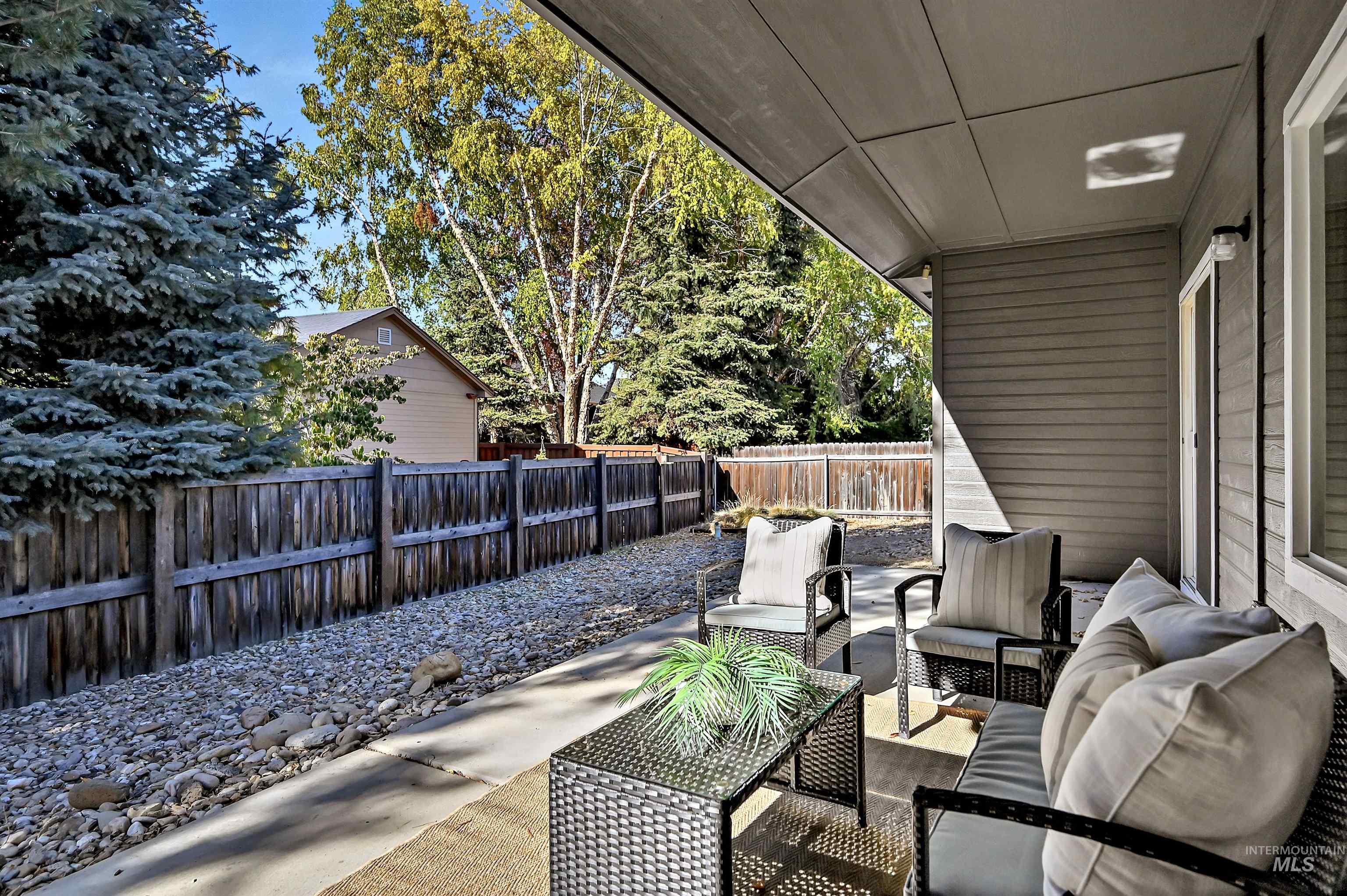 2617 W Glade Creek Dr, Meridian, Idaho 83646, 3 Bedrooms, 2 Bathrooms, Residential For Sale, Price $529,000,MLS 99003927