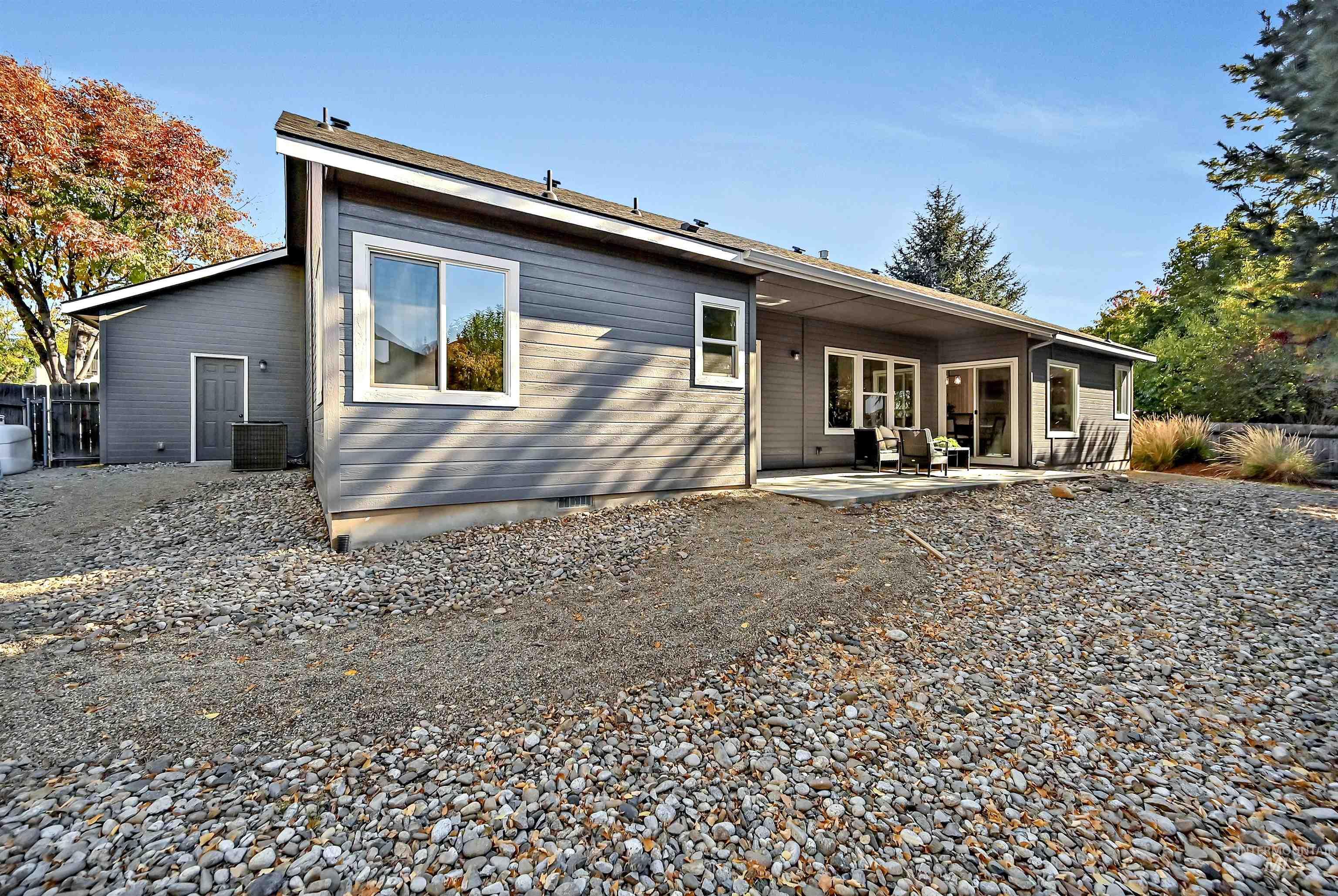 2617 W Glade Creek Dr, Meridian, Idaho 83646, 3 Bedrooms, 2 Bathrooms, Residential For Sale, Price $529,000,MLS 99003927