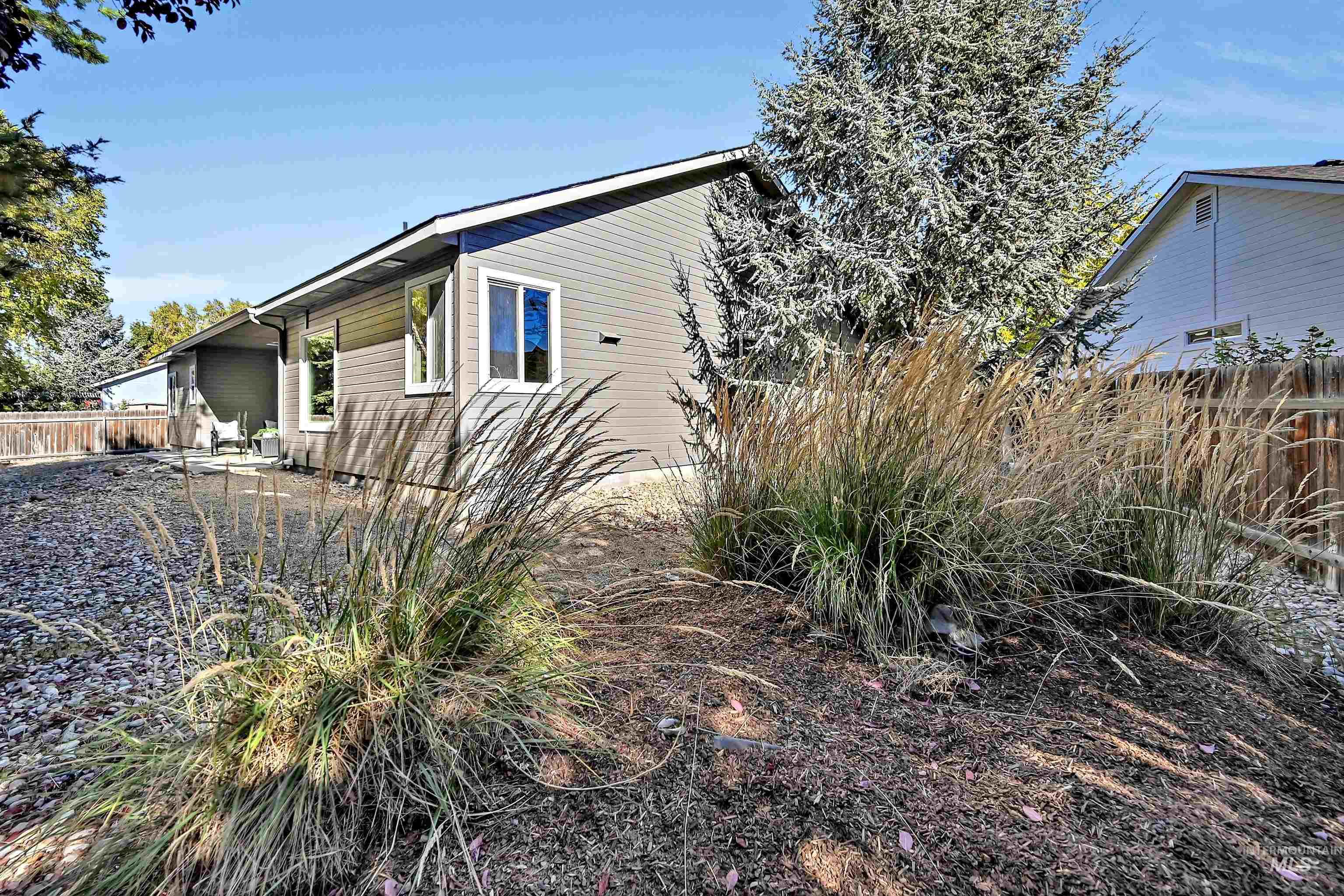 2617 W Glade Creek Dr, Meridian, Idaho 83646, 3 Bedrooms, 2 Bathrooms, Residential For Sale, Price $529,000,MLS 99003927