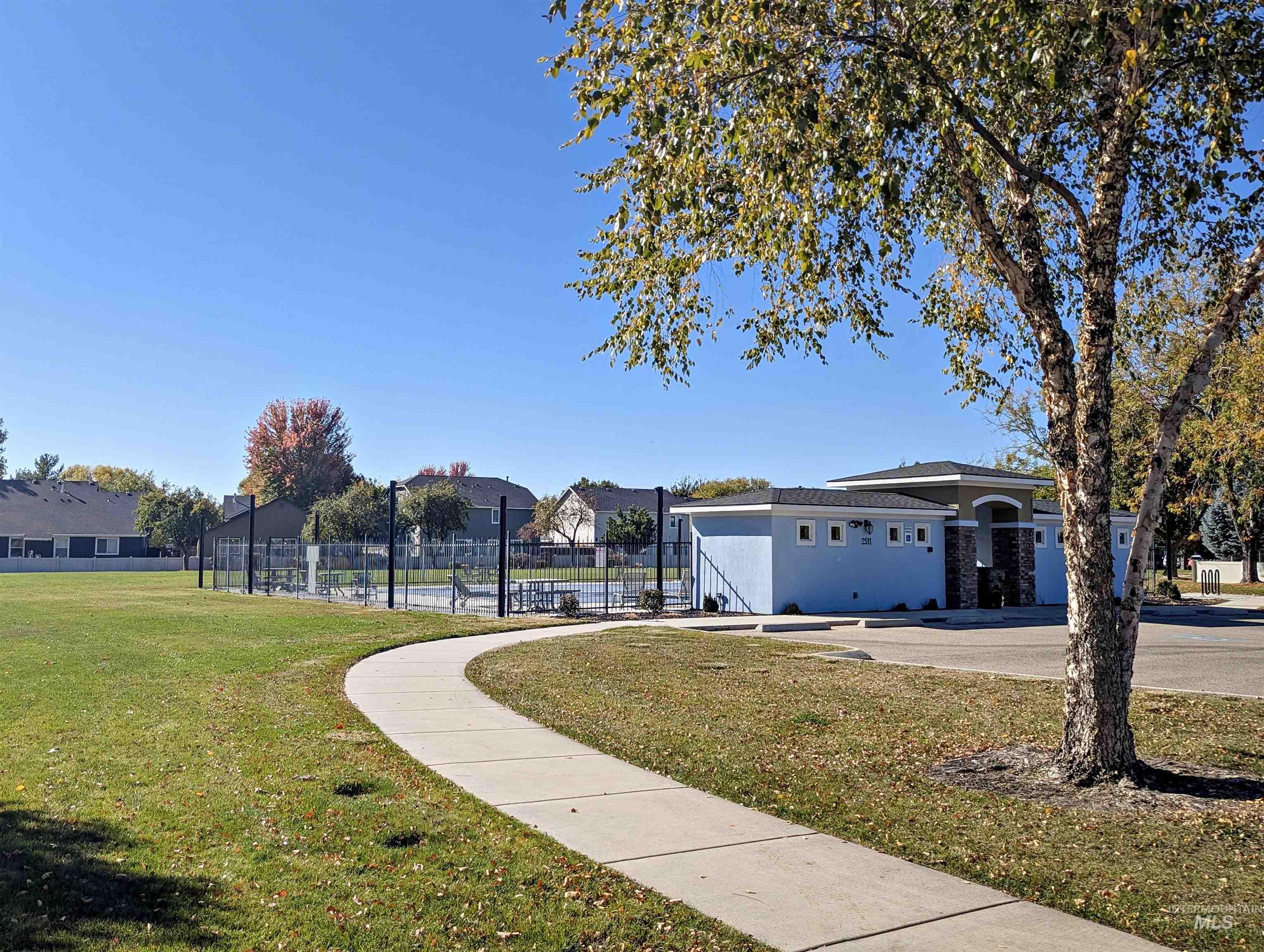 2617 W Glade Creek Dr, Meridian, Idaho 83646, 3 Bedrooms, 2 Bathrooms, Residential For Sale, Price $529,000,MLS 99003927