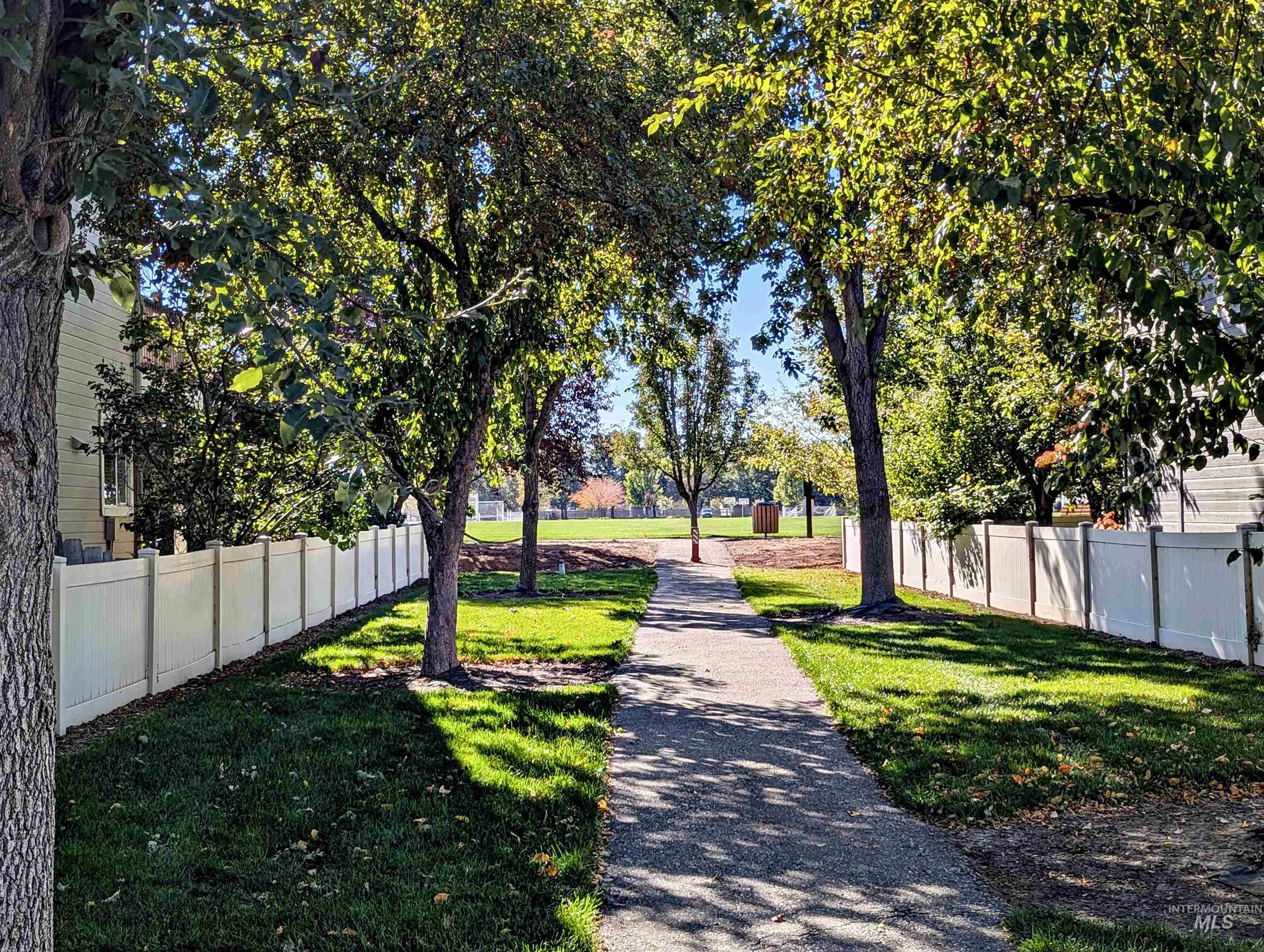 2617 W Glade Creek Dr, Meridian, Idaho 83646, 3 Bedrooms, 2 Bathrooms, Residential For Sale, Price $529,000,MLS 99003927