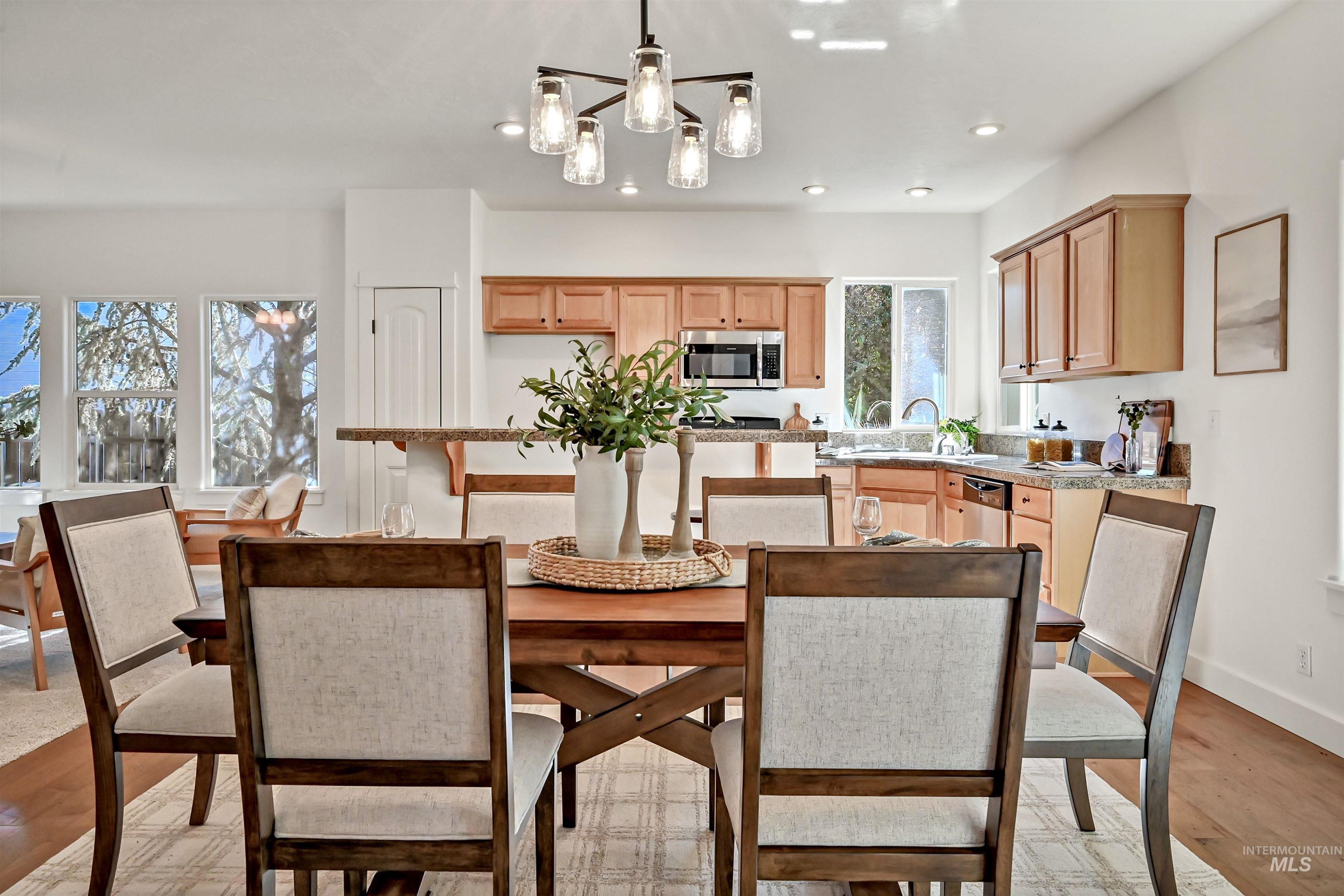 2617 W Glade Creek Dr, Meridian, Idaho 83646, 3 Bedrooms, 2 Bathrooms, Residential For Sale, Price $529,000,MLS 99003927