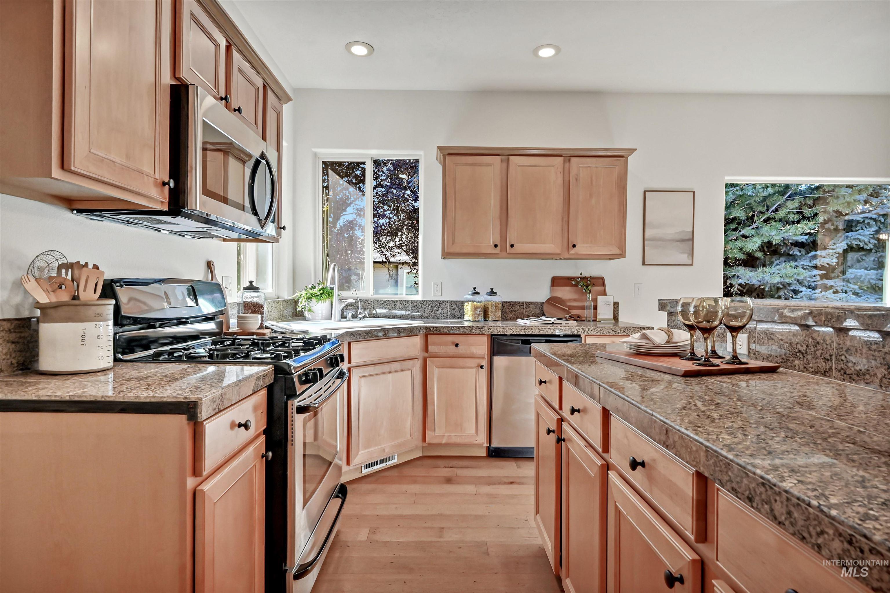 2617 W Glade Creek Dr, Meridian, Idaho 83646, 3 Bedrooms, 2 Bathrooms, Residential For Sale, Price $529,000,MLS 99003927
