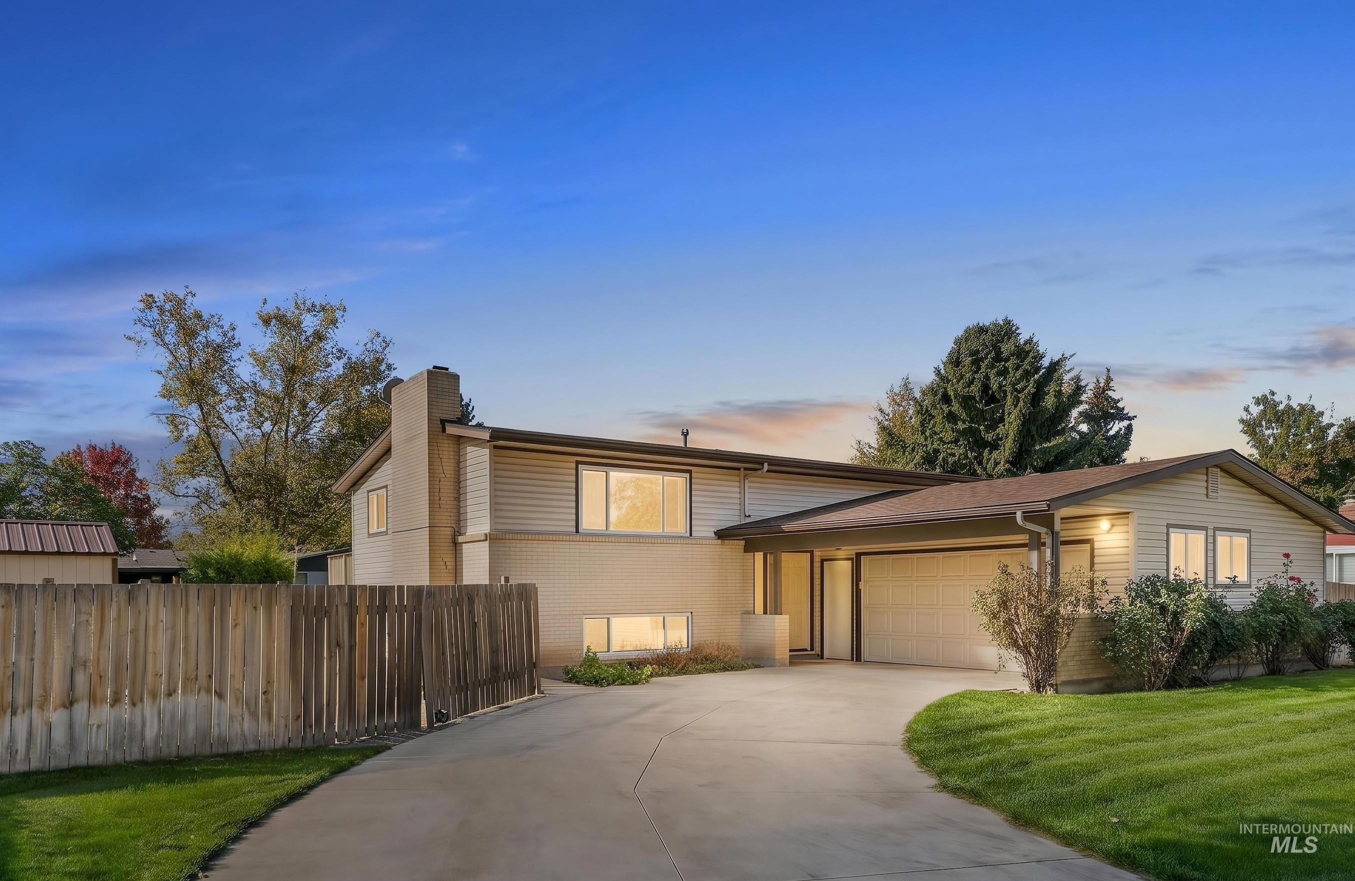 8721 W San Anita Drive, Boise, Idaho 83704, 4 Bedrooms, 2 Bathrooms, Residential For Sale, Price $449,000, 99003930