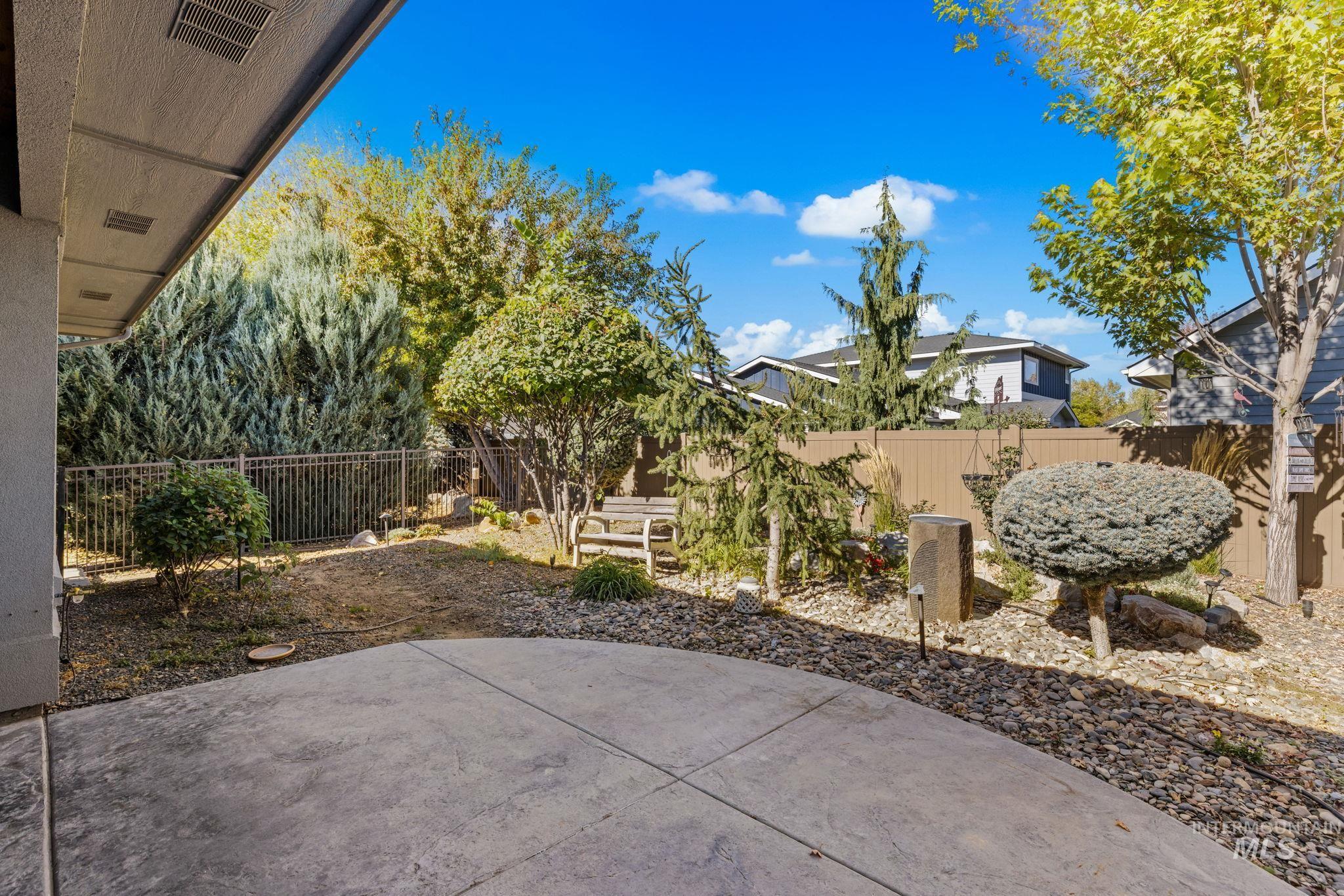 1906 E E Townline Way, Meridian, Idaho 83646, 4 Bedrooms, 3 Bathrooms, Residential For Sale, Price $950,000,MLS 99003931