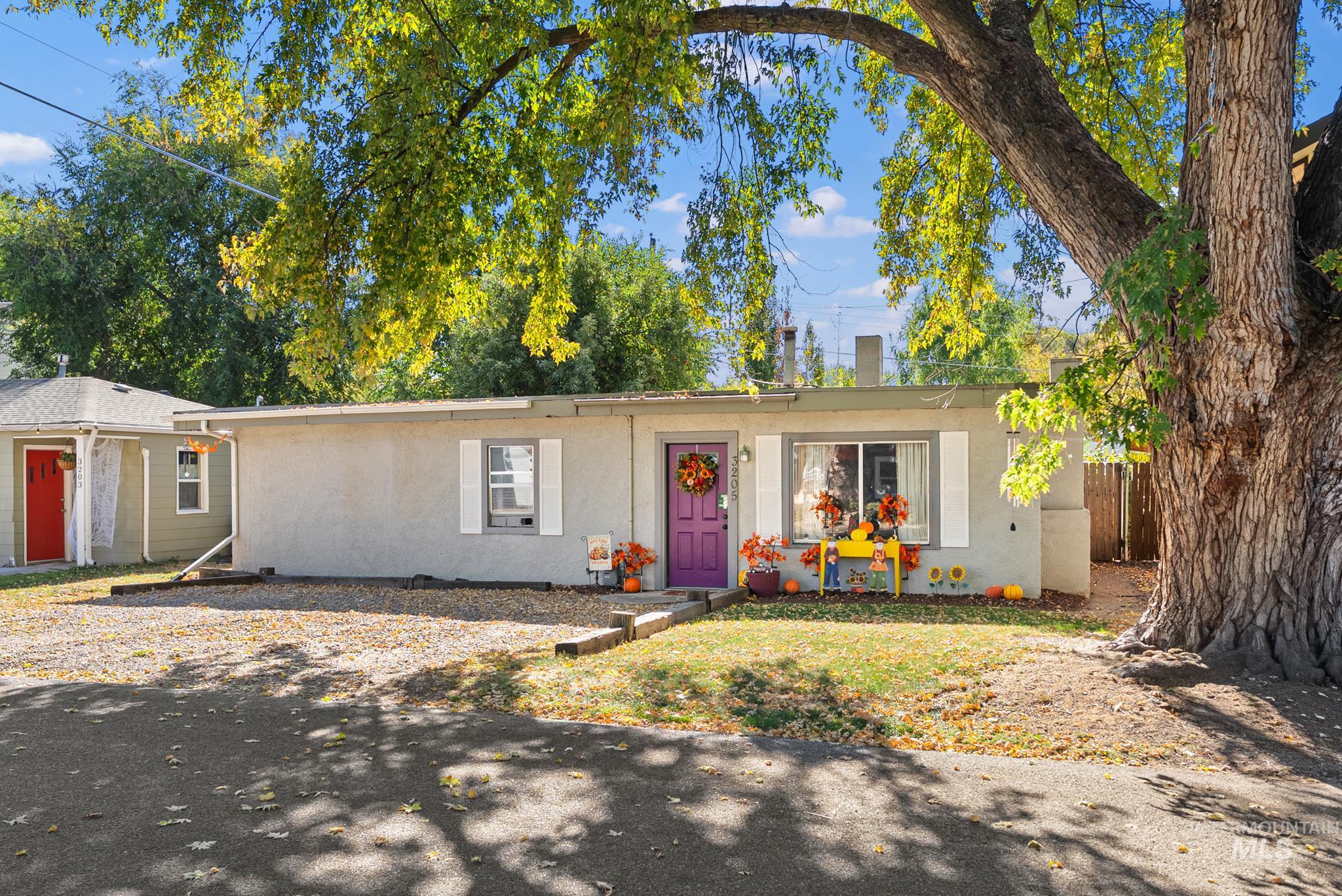 3205 W Edgemoor Rd, Boise, Idaho 83703, 3 Bedrooms, 1 Bathroom, Residential For Sale, Price $385,000, 99003942