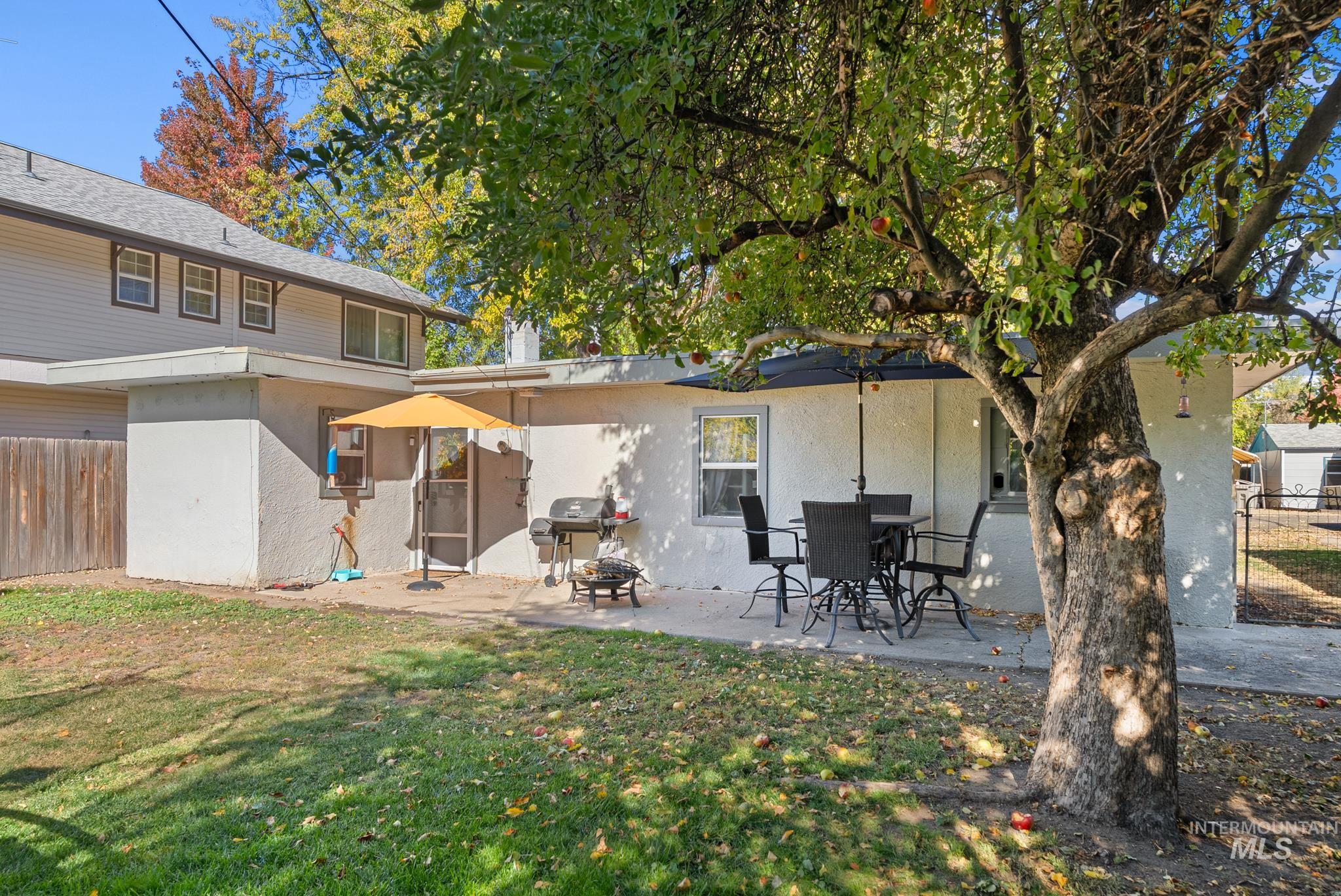 3205 W Edgemoor Rd, Boise, Idaho 83703, 3 Bedrooms, 1 Bathroom, Residential For Sale, Price $385,000, 99003942