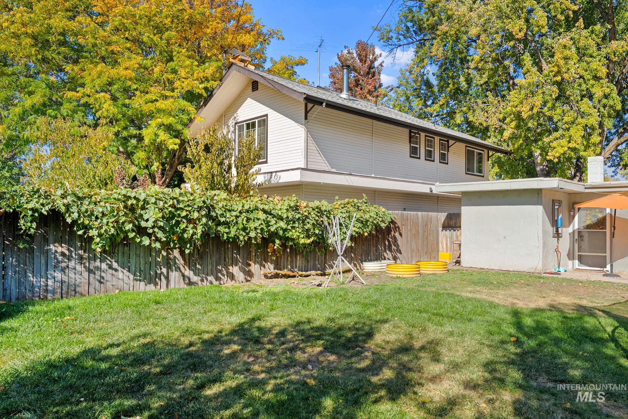 3205 W Edgemoor Rd, Boise, Idaho 83703, 3 Bedrooms, 1 Bathroom, Residential For Sale, Price $385,000, 99003942