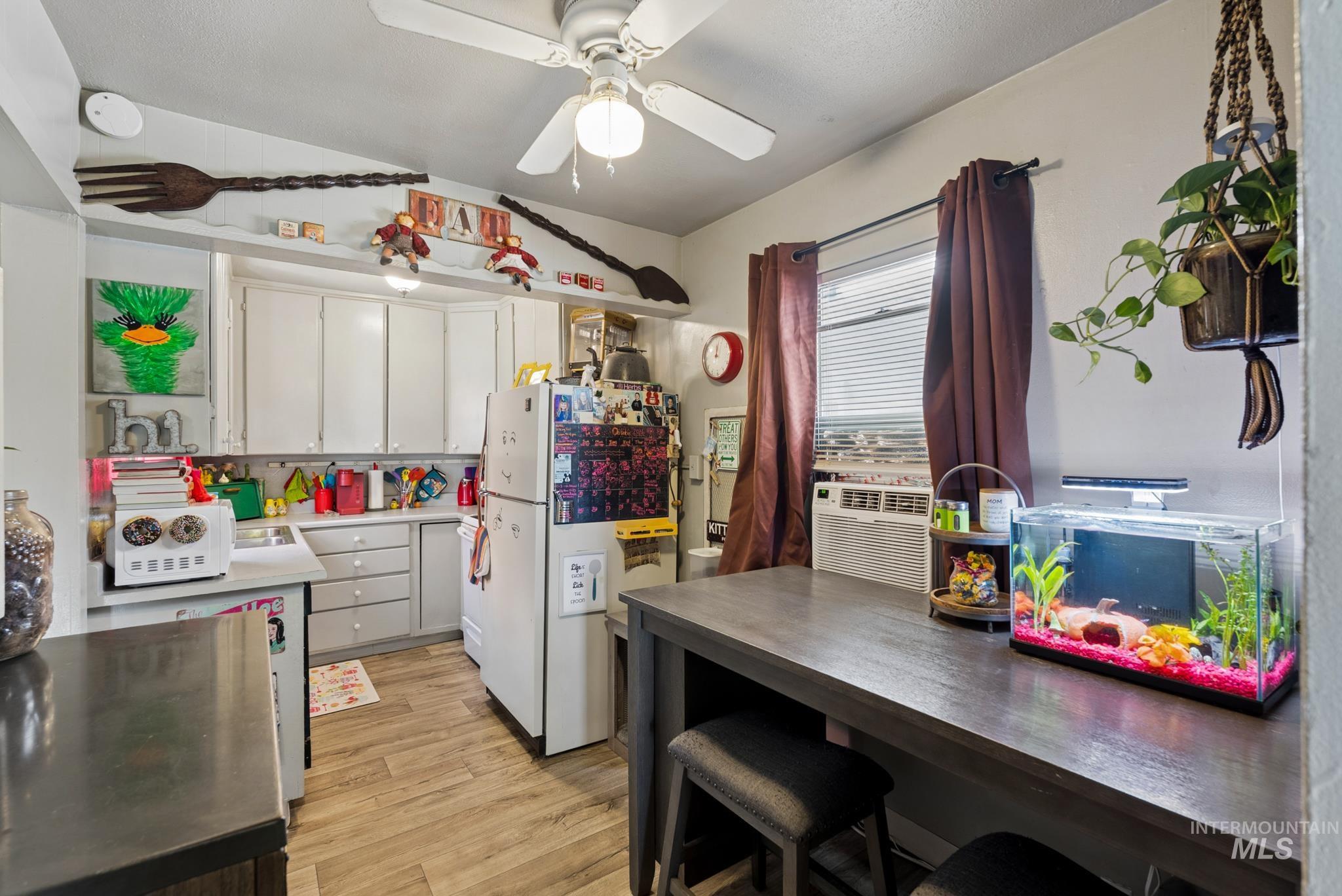 3205 W Edgemoor Rd, Boise, Idaho 83703, 3 Bedrooms, 1 Bathroom, Residential For Sale, Price $385,000, 99003942