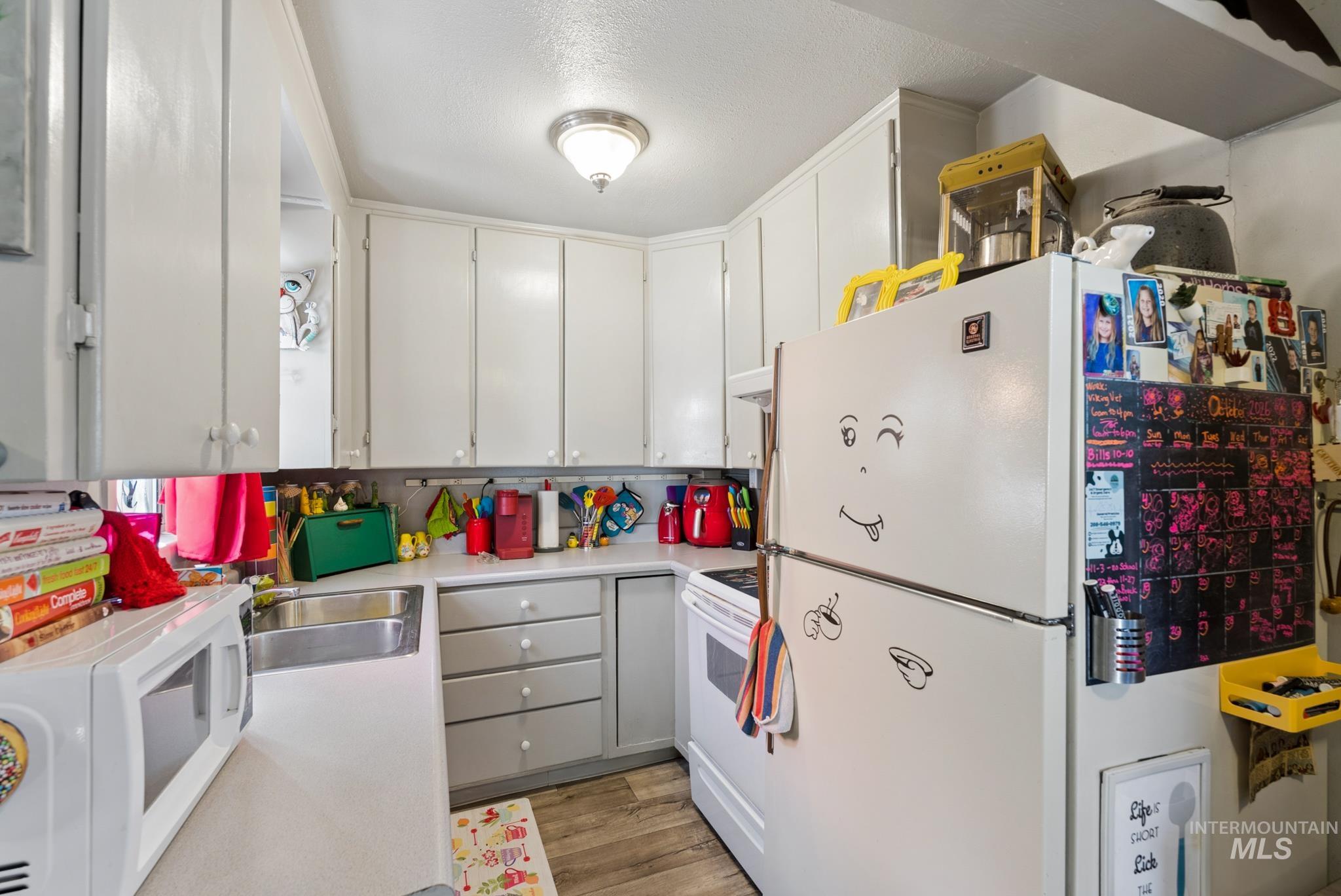 3205 W Edgemoor Rd, Boise, Idaho 83703, 3 Bedrooms, 1 Bathroom, Residential For Sale, Price $385,000, 99003942
