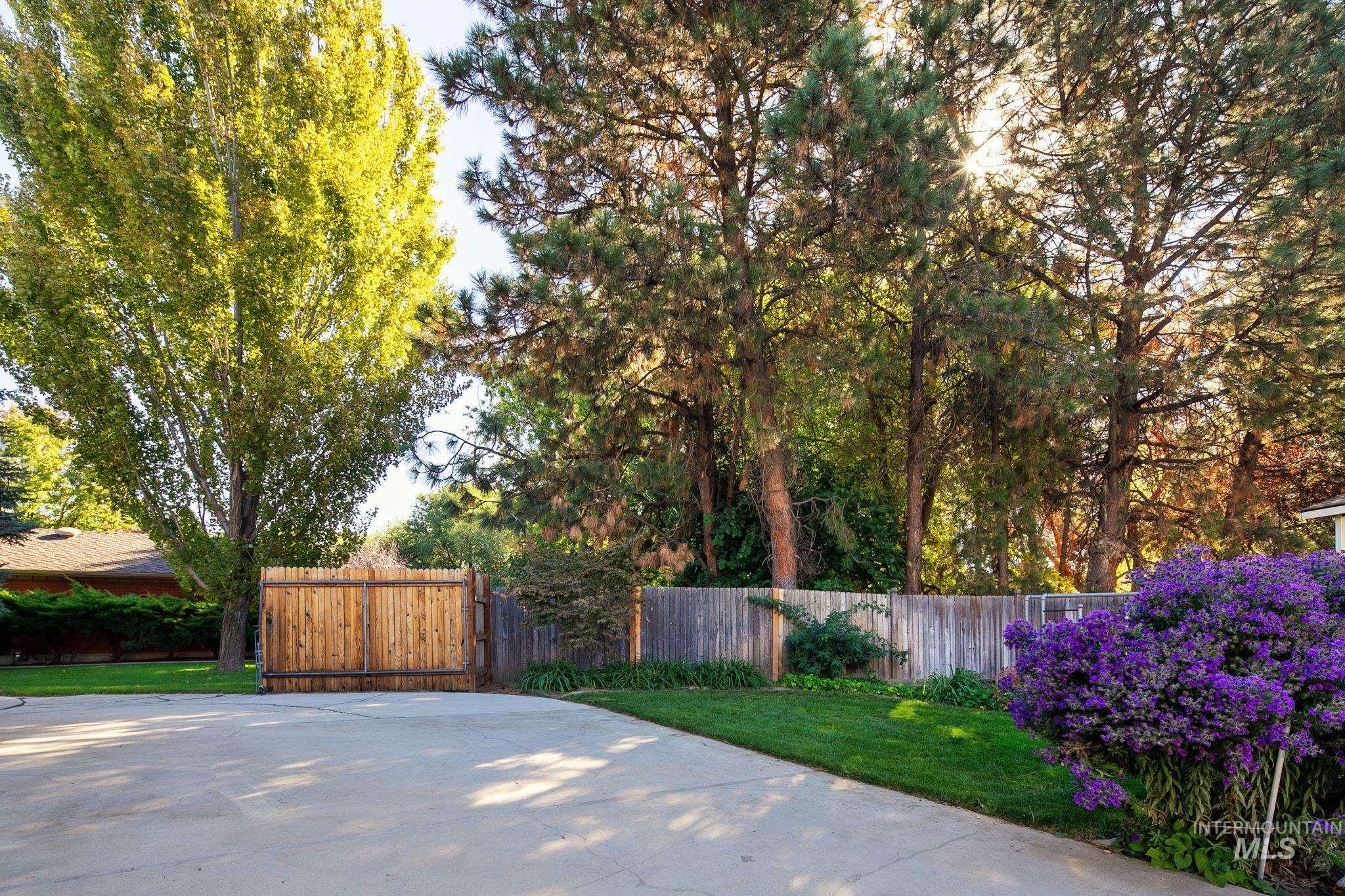 3831 N Farlight Pl, Boise, Idaho 83713, 6 Bedrooms, 5.5 Bathrooms, Residential For Sale, Price $1,200,000,MLS 99003943