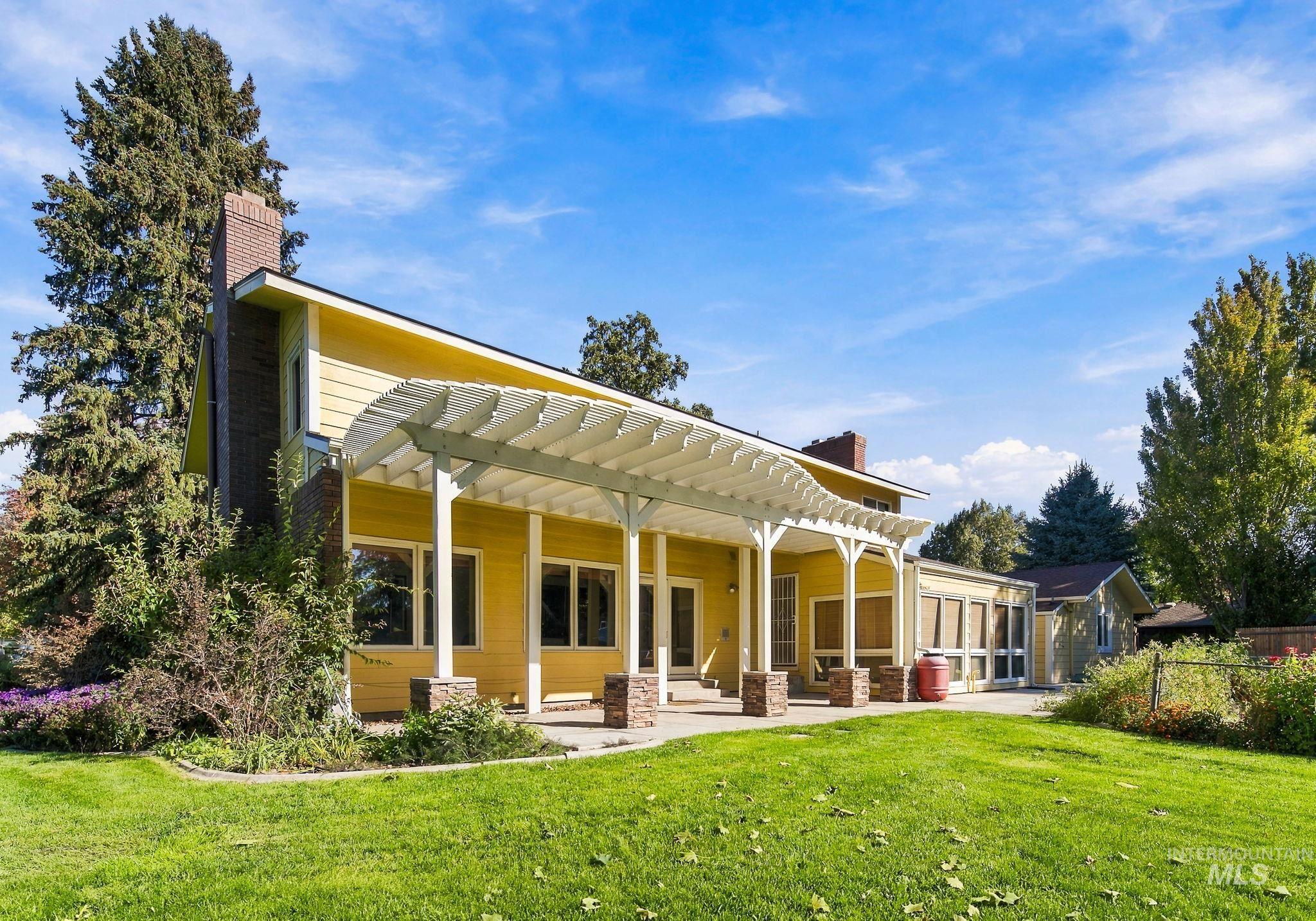 3831 N Farlight Pl, Boise, Idaho 83713, 6 Bedrooms, 5.5 Bathrooms, Residential For Sale, Price $1,200,000,MLS 99003943