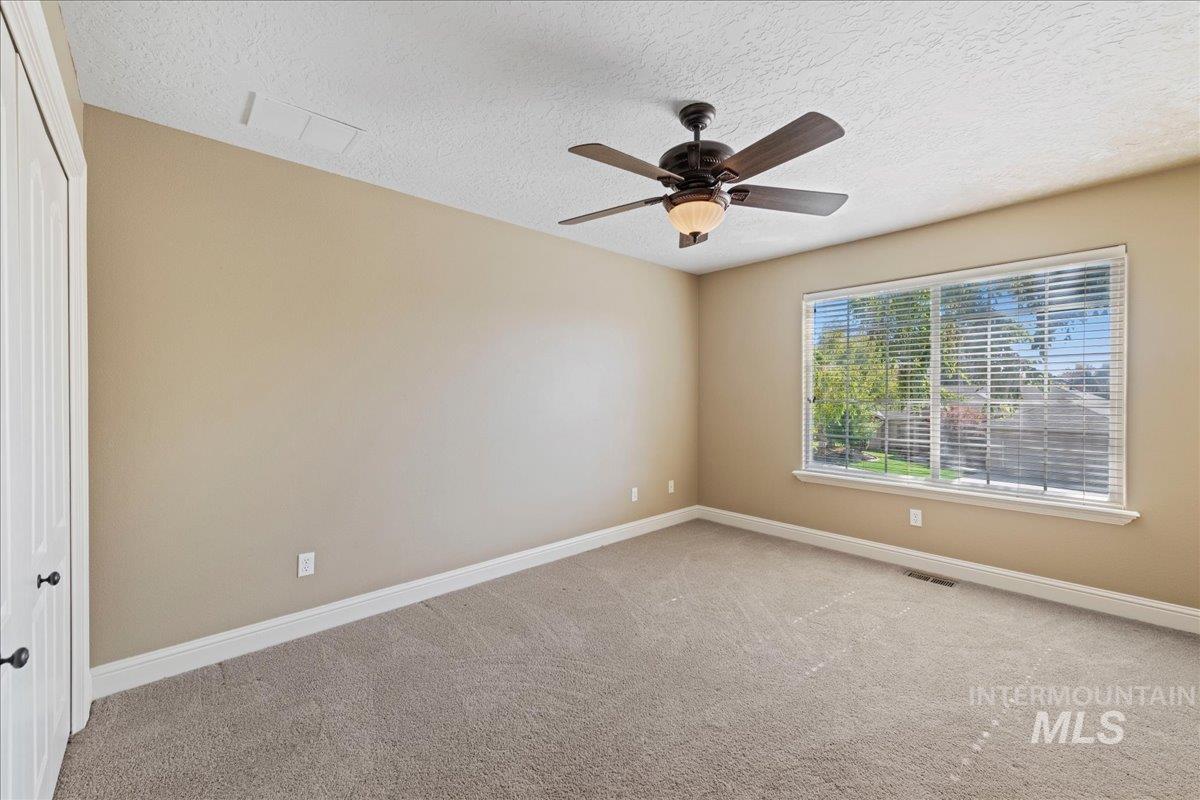 2328 E Faunhill Dr., Eagle, Idaho 83616, 4 Bedrooms, 3 Bathrooms, Residential For Sale, Price $819,000,MLS 99003944