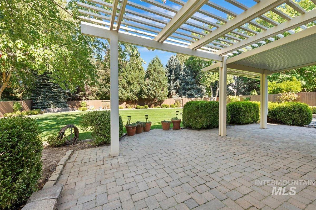 2328 E Faunhill Dr., Eagle, Idaho 83616, 4 Bedrooms, 3 Bathrooms, Residential For Sale, Price $819,000,MLS 99003944