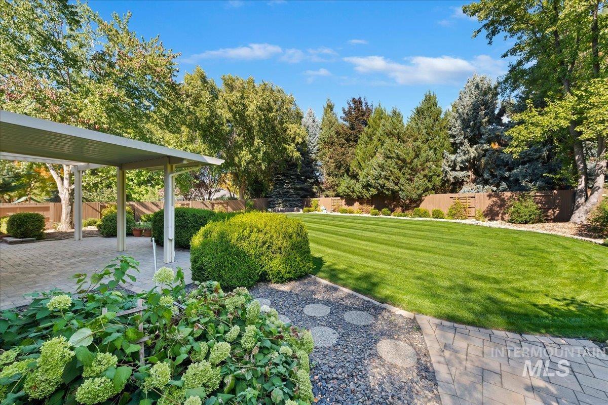 2328 E Faunhill Dr., Eagle, Idaho 83616, 4 Bedrooms, 3 Bathrooms, Residential For Sale, Price $819,000,MLS 99003944