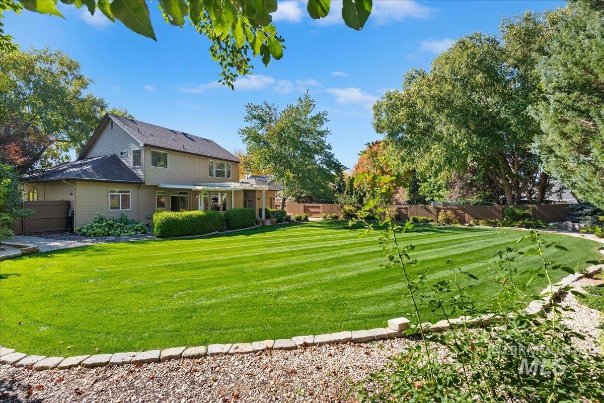 2328 E Faunhill Dr., Eagle, Idaho 83616, 4 Bedrooms, 3 Bathrooms, Residential For Sale, Price $819,000,MLS 99003944