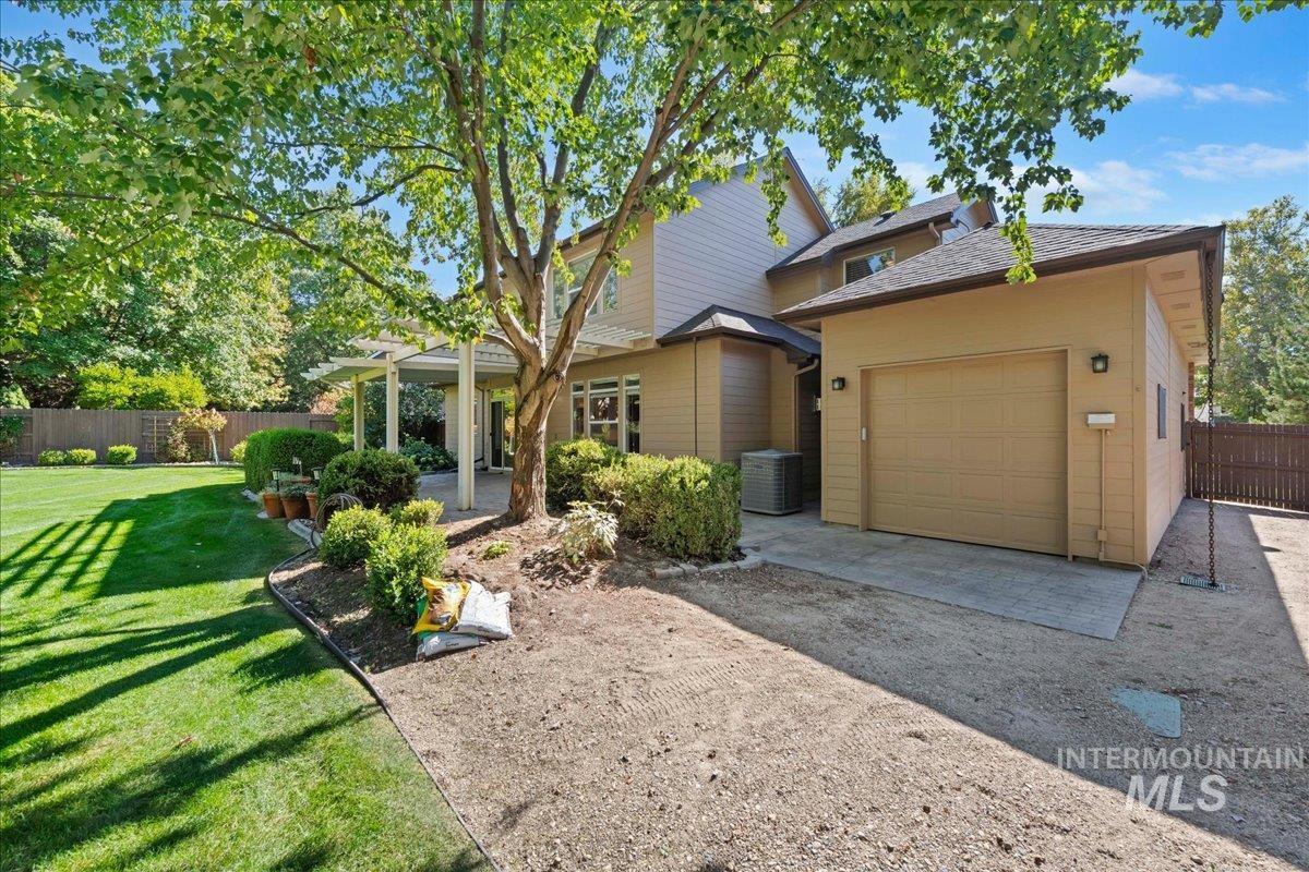 2328 E Faunhill Dr., Eagle, Idaho 83616, 4 Bedrooms, 3 Bathrooms, Residential For Sale, Price $819,000,MLS 99003944